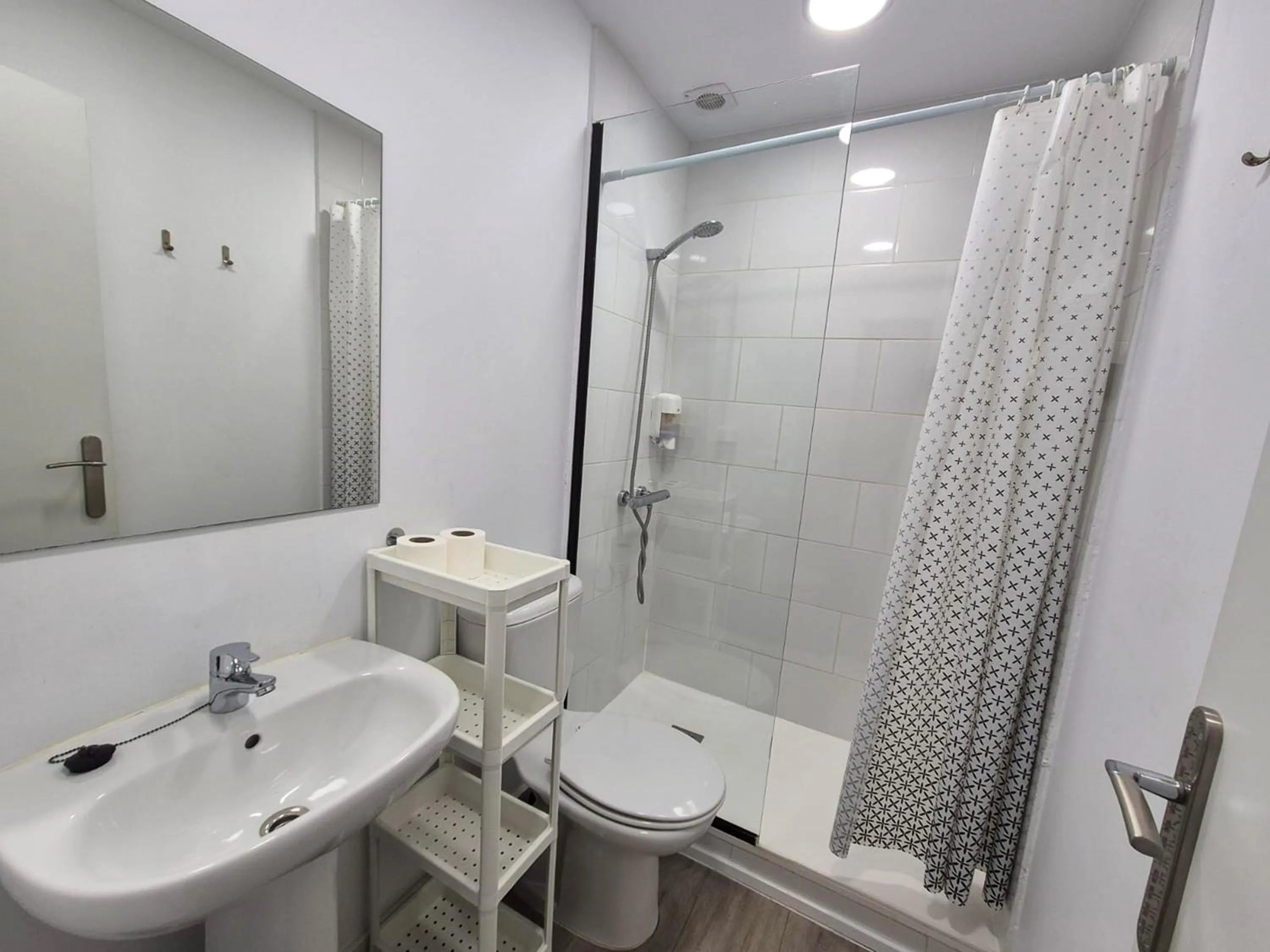 Shower in La Maruca Beach Santander 3000