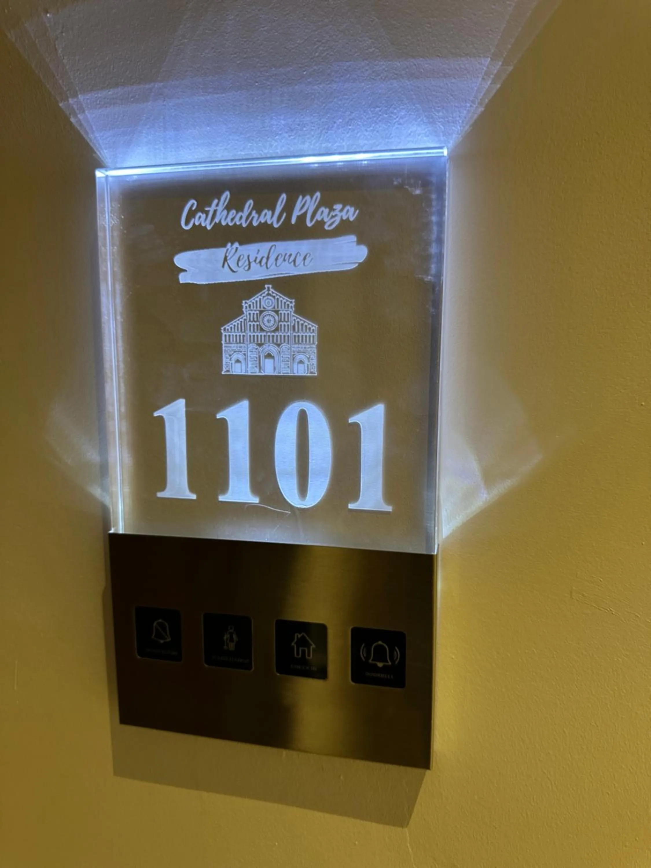 Hotel Boutique Cathedral Plaza Residences room for rent downtown