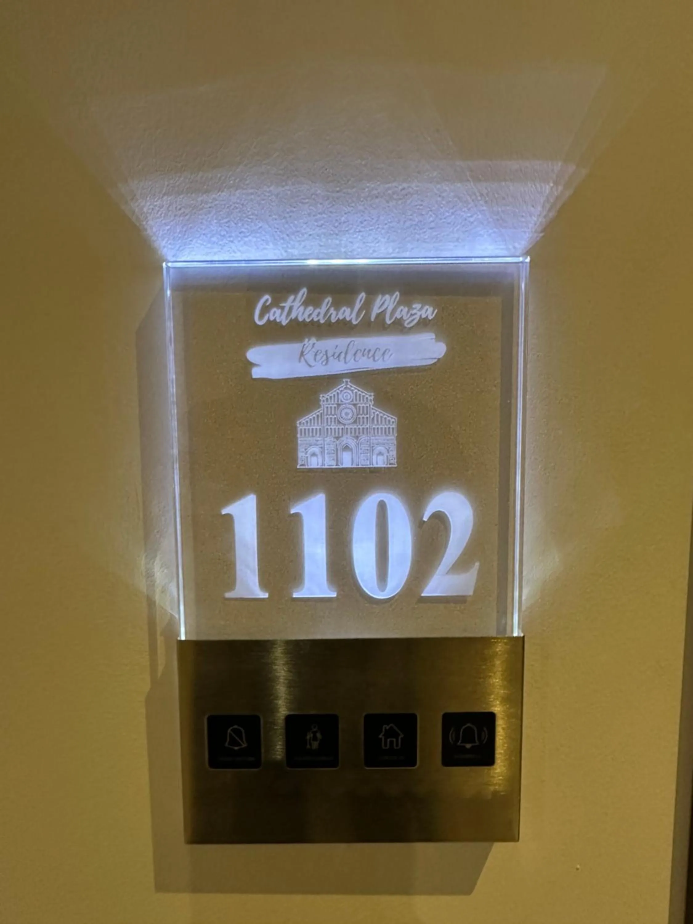 Hotel Boutique Cathedral Plaza Residences room for rent downtown