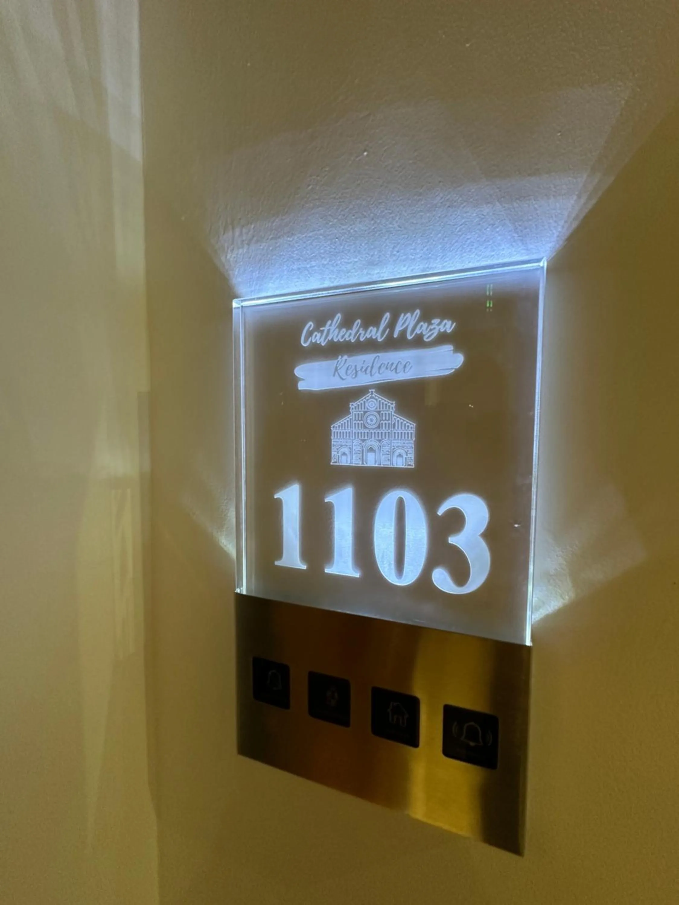 Hotel Boutique Cathedral Plaza Residences room for rent downtown