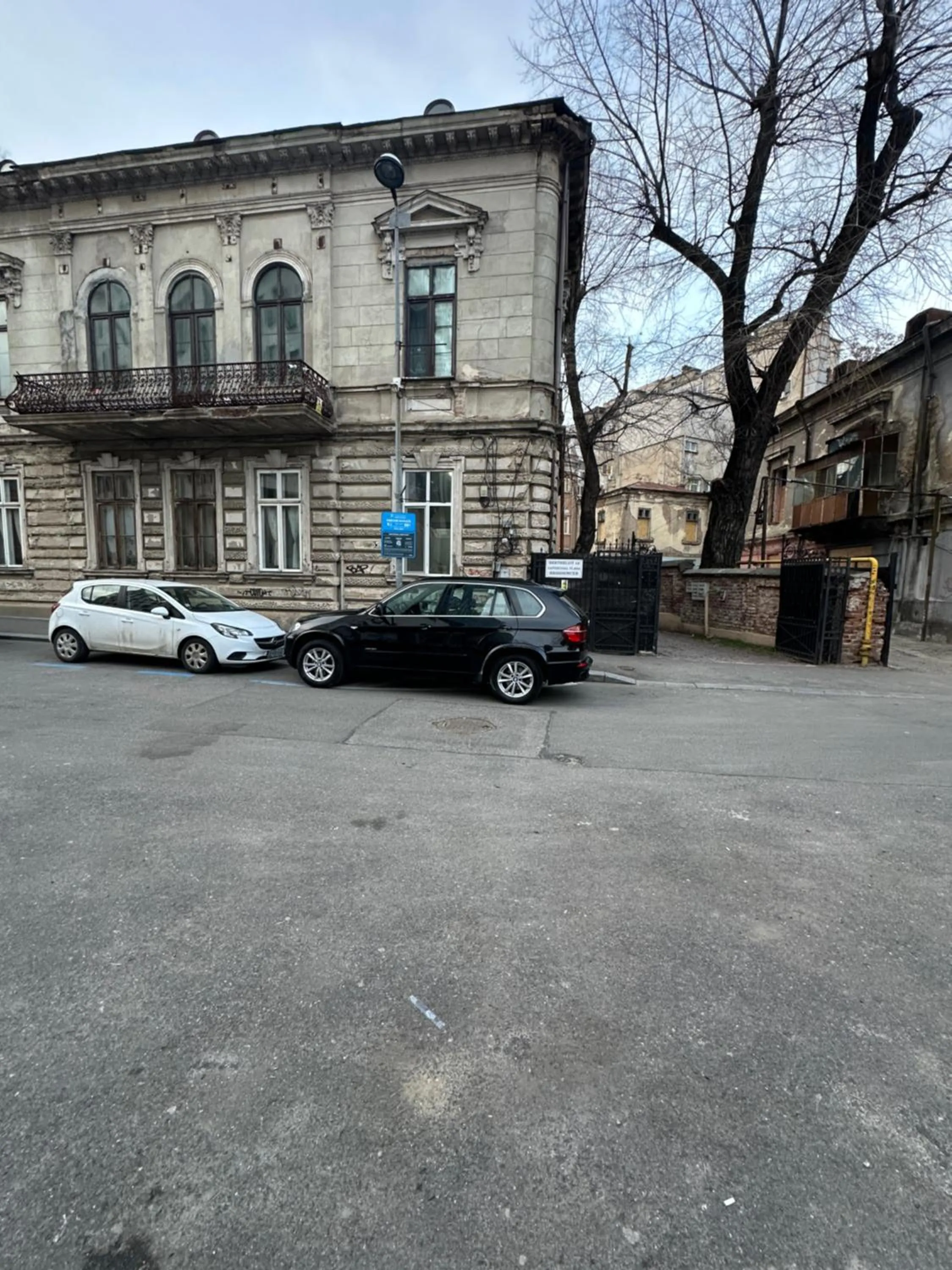 Hotel Boutique Cathedral Plaza Residences room for rent downtown