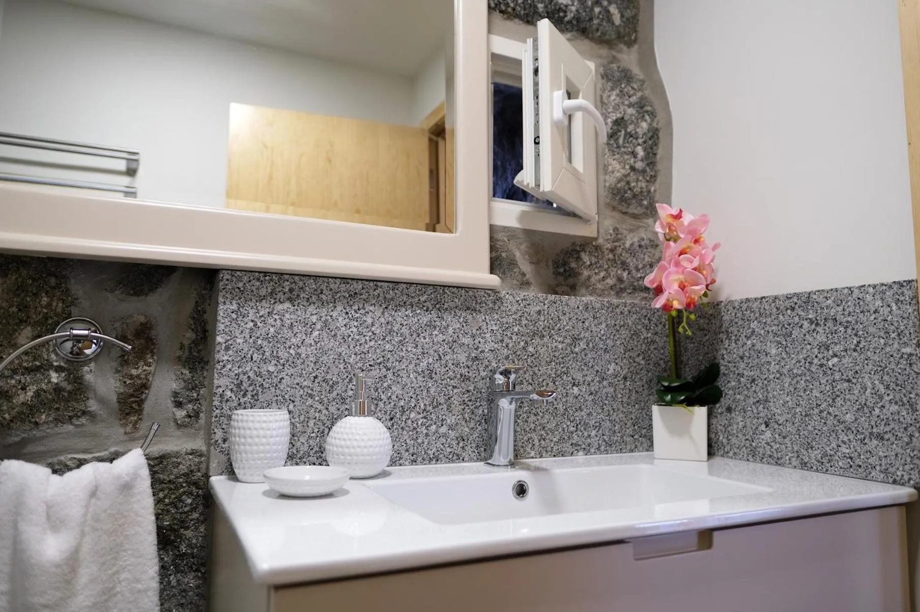 Bathroom in Aldeia da Quinta do Paço - Turismo rural Santo Tirso