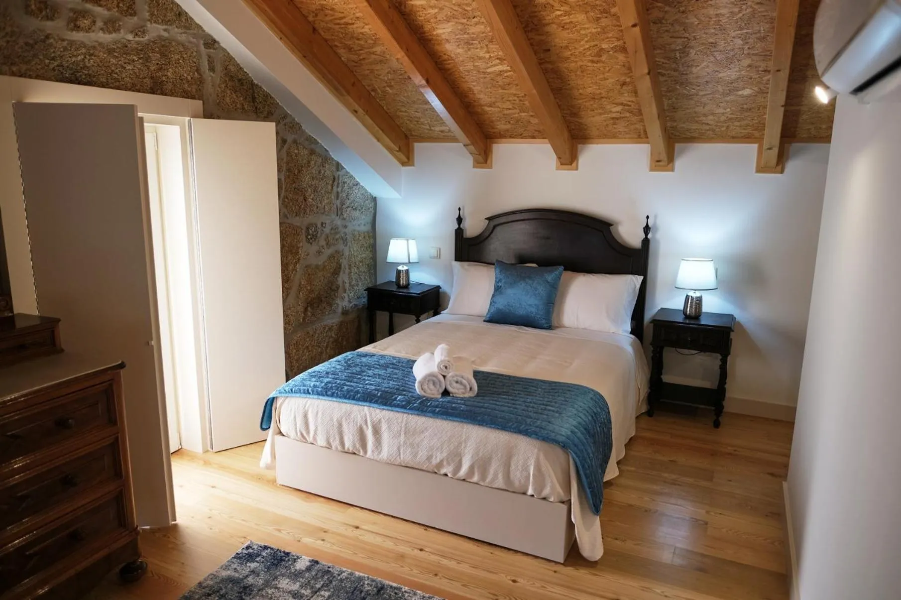 Bed in Aldeia da Quinta do Paço - Turismo rural Santo Tirso