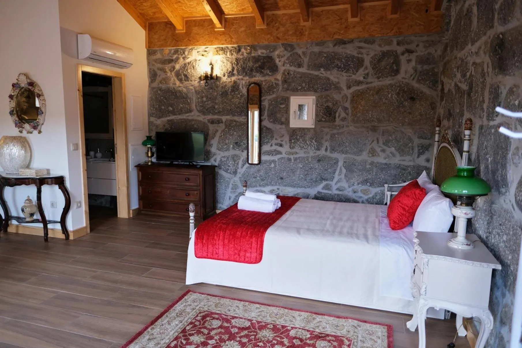 Bed in Aldeia da Quinta do Paço - Turismo rural Santo Tirso
