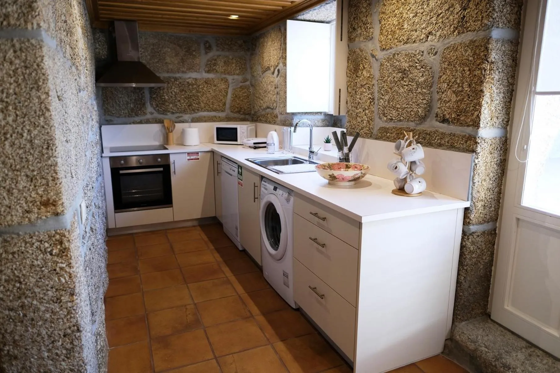 Kitchen or kitchenette in Aldeia da Quinta do Paço - Turismo rural Santo Tirso