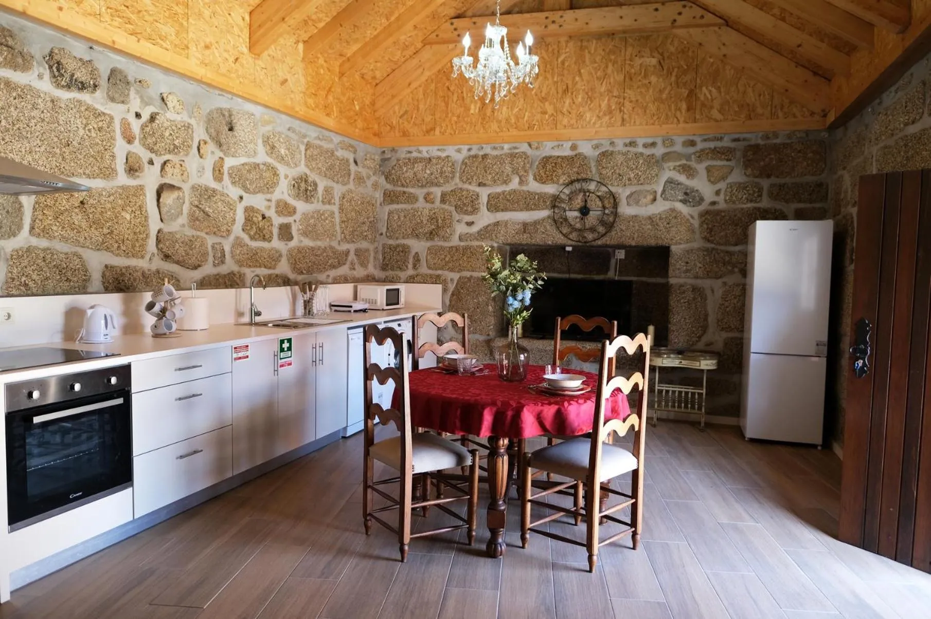 Kitchen or kitchenette in Aldeia da Quinta do Paço - Turismo rural Santo Tirso