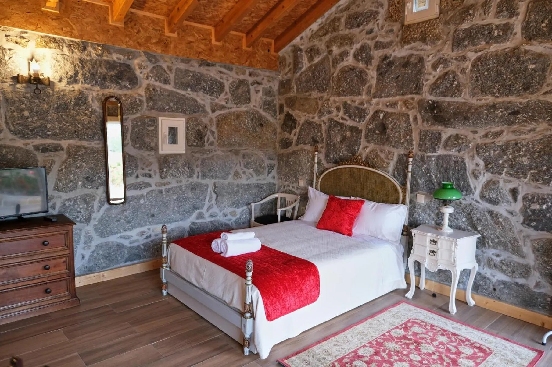 Bed in Aldeia da Quinta do Paço - Turismo rural Santo Tirso