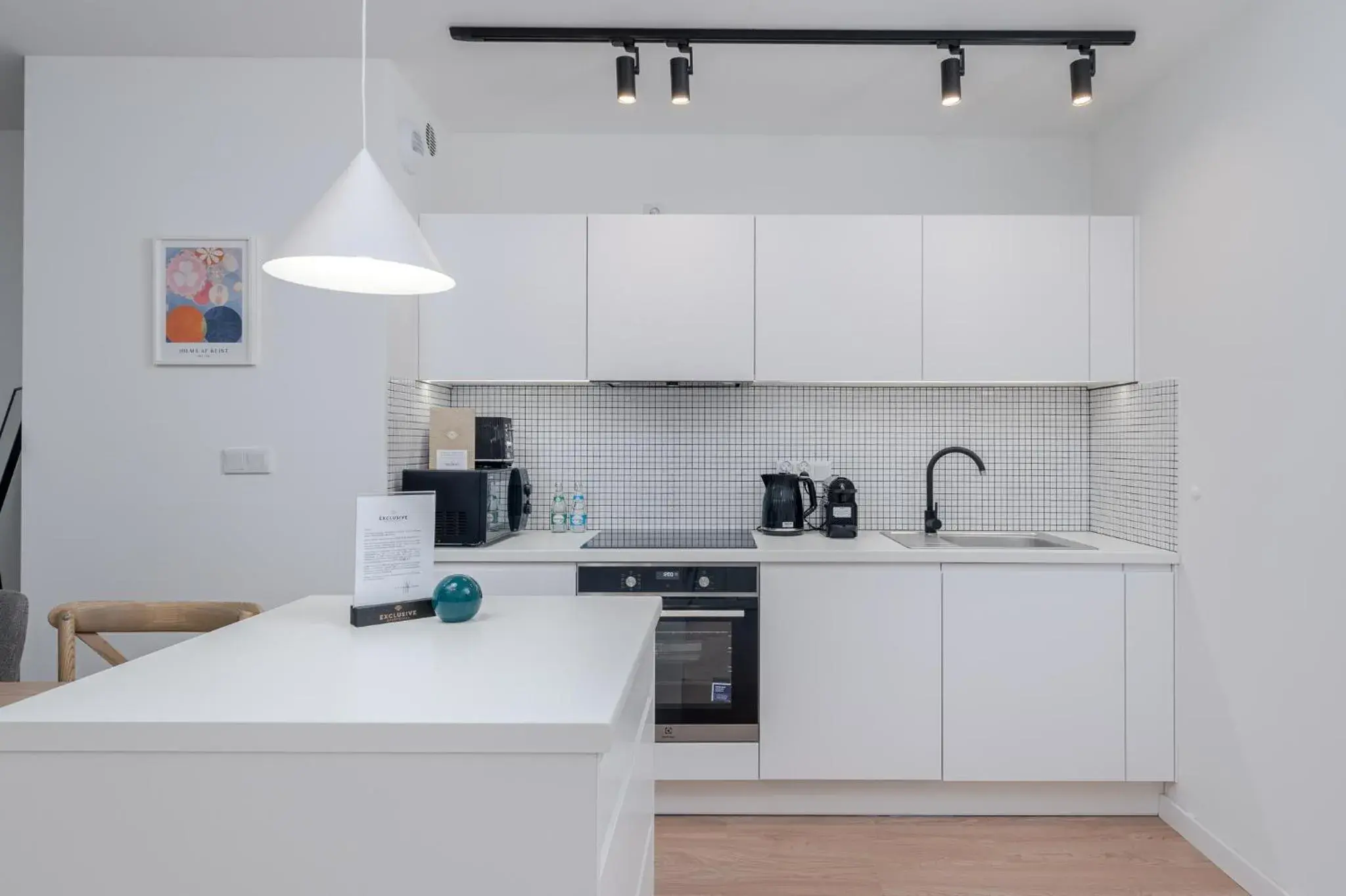 Kitchen or kitchenette in EXCLUSIVE Aparthotel Kraków Lubicz 40 Kitchen or kitchenette in EXCLUSIVE Aparthotel Kraków Lubicz 40