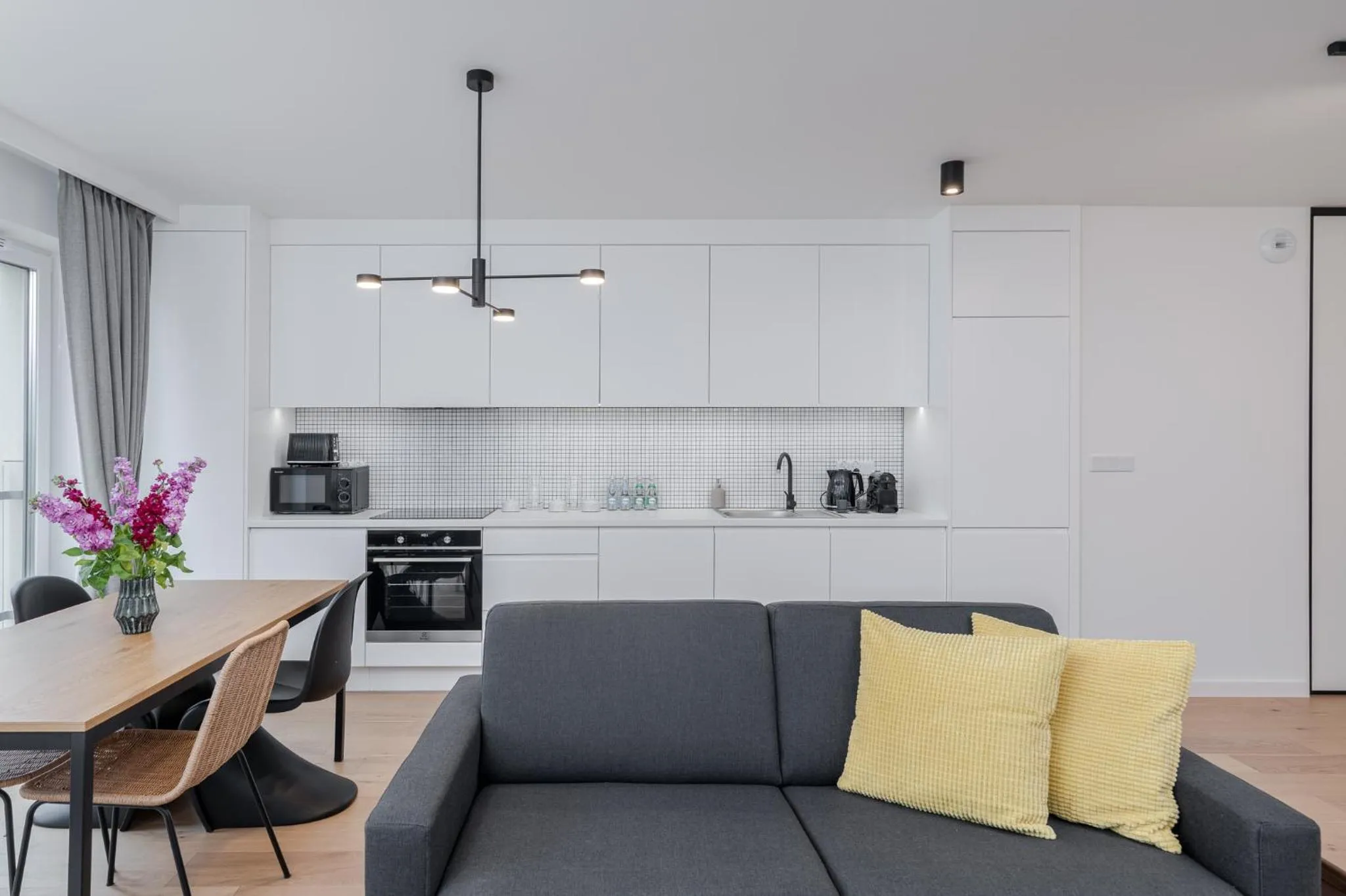 Kitchen or kitchenette in EXCLUSIVE Aparthotel Kraków Lubicz 40