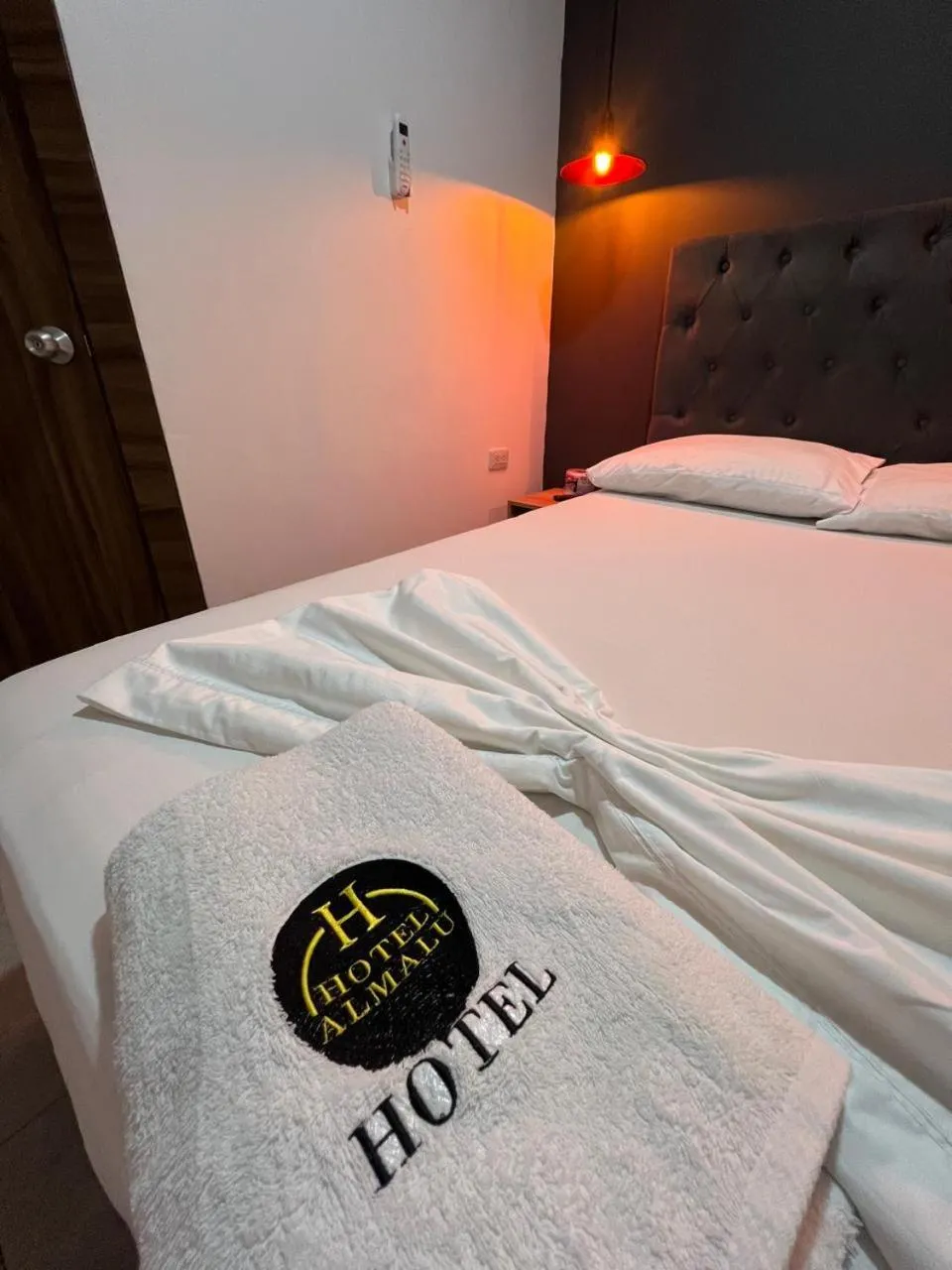 Bed in Hotel Almalu