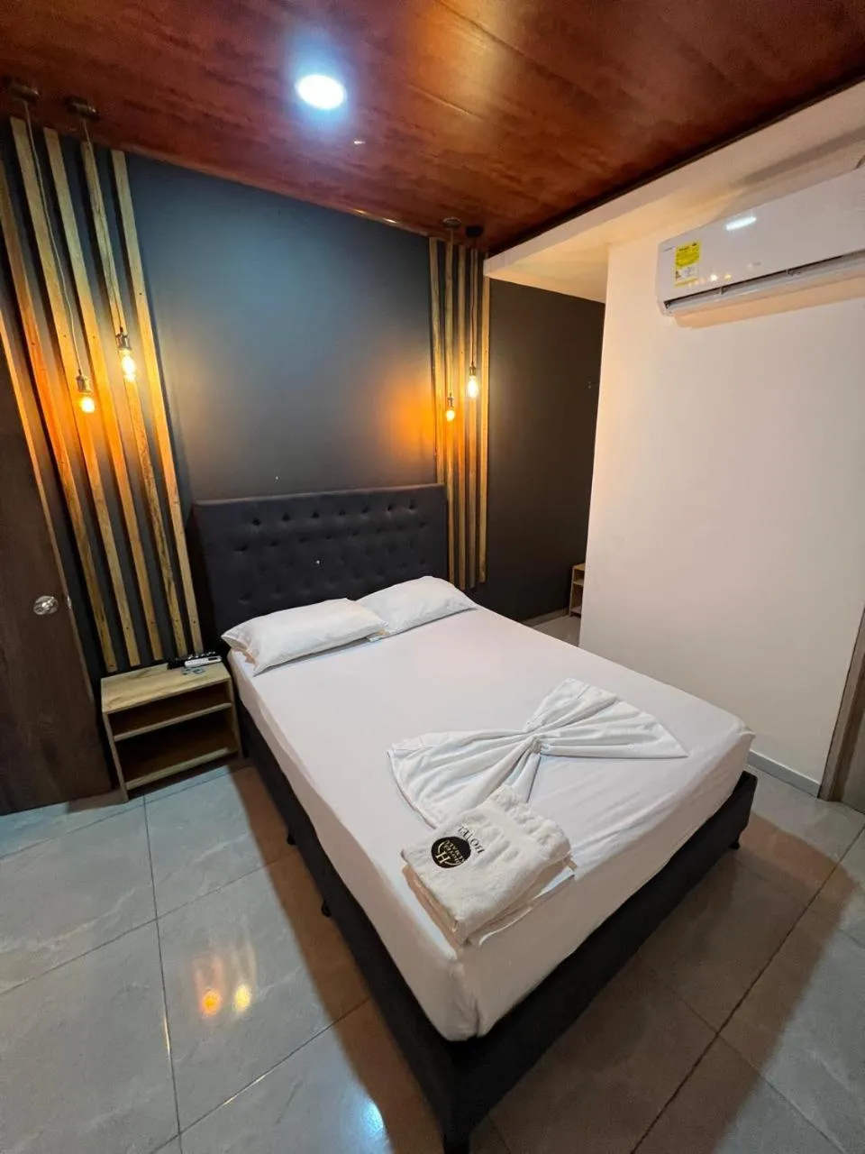 Bed in Hotel Almalu