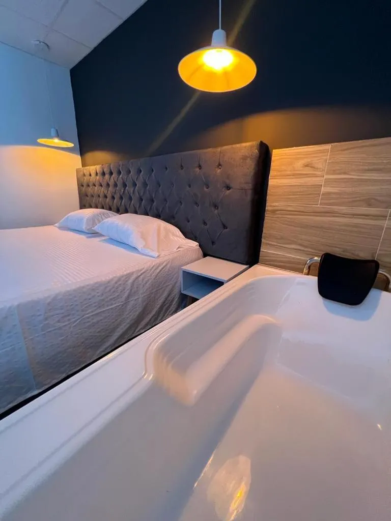 Bed in Hotel Almalu