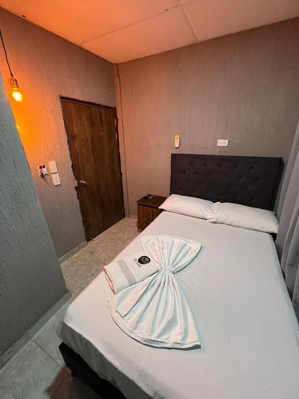 Bed in Hotel Almalu