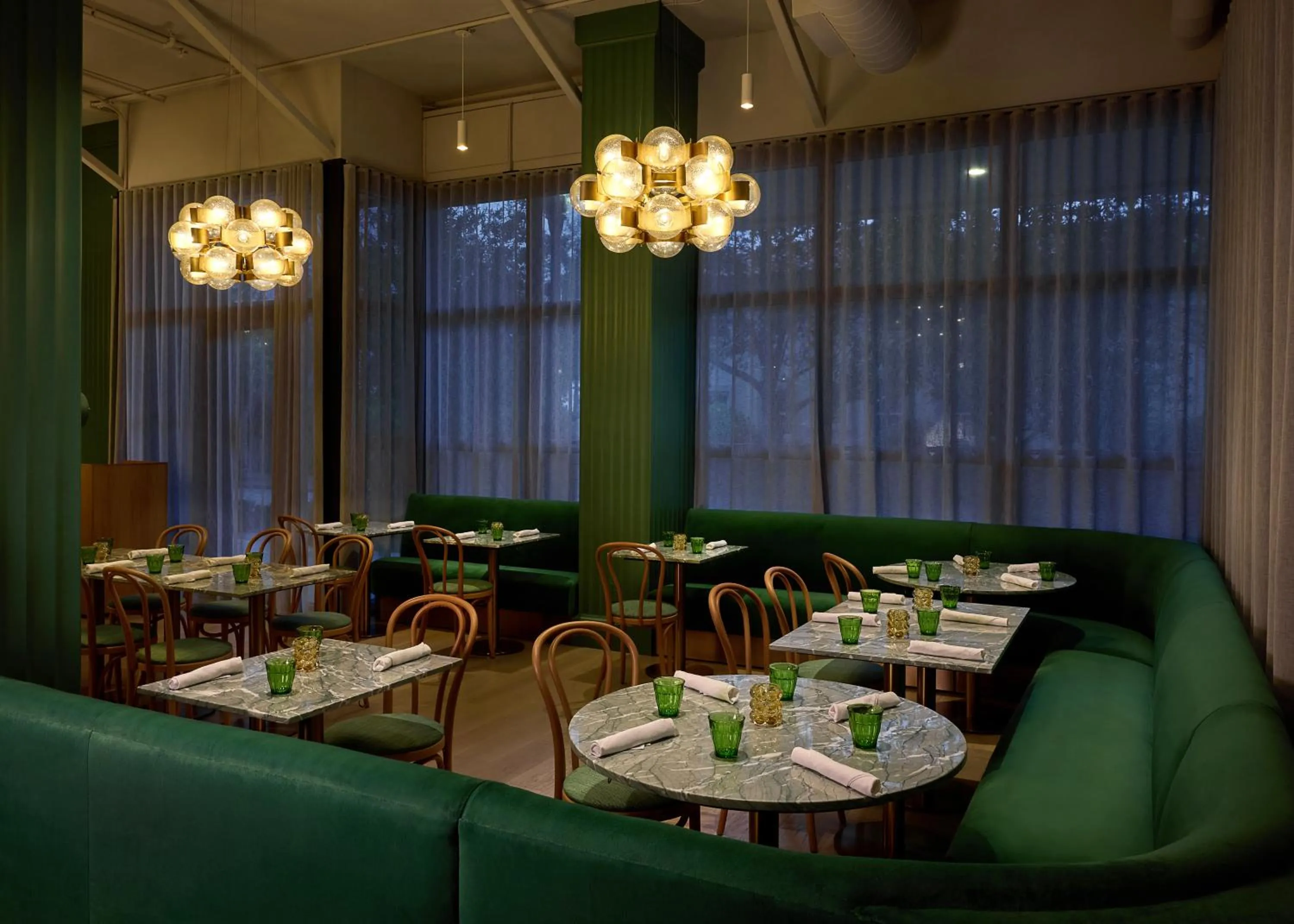 Restaurant/places to eat in AKA West Palm