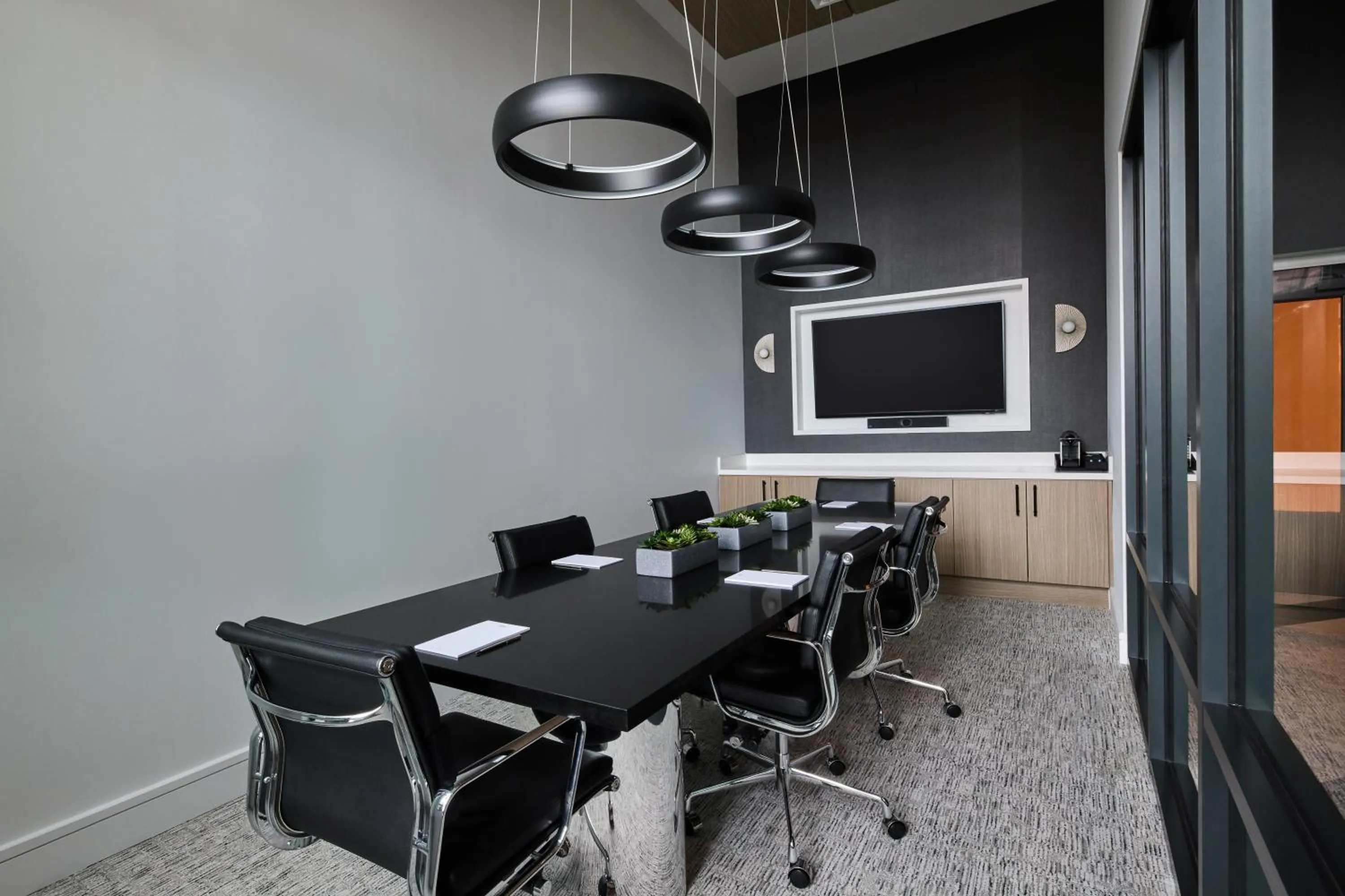 Business facilities in AKA West Palm