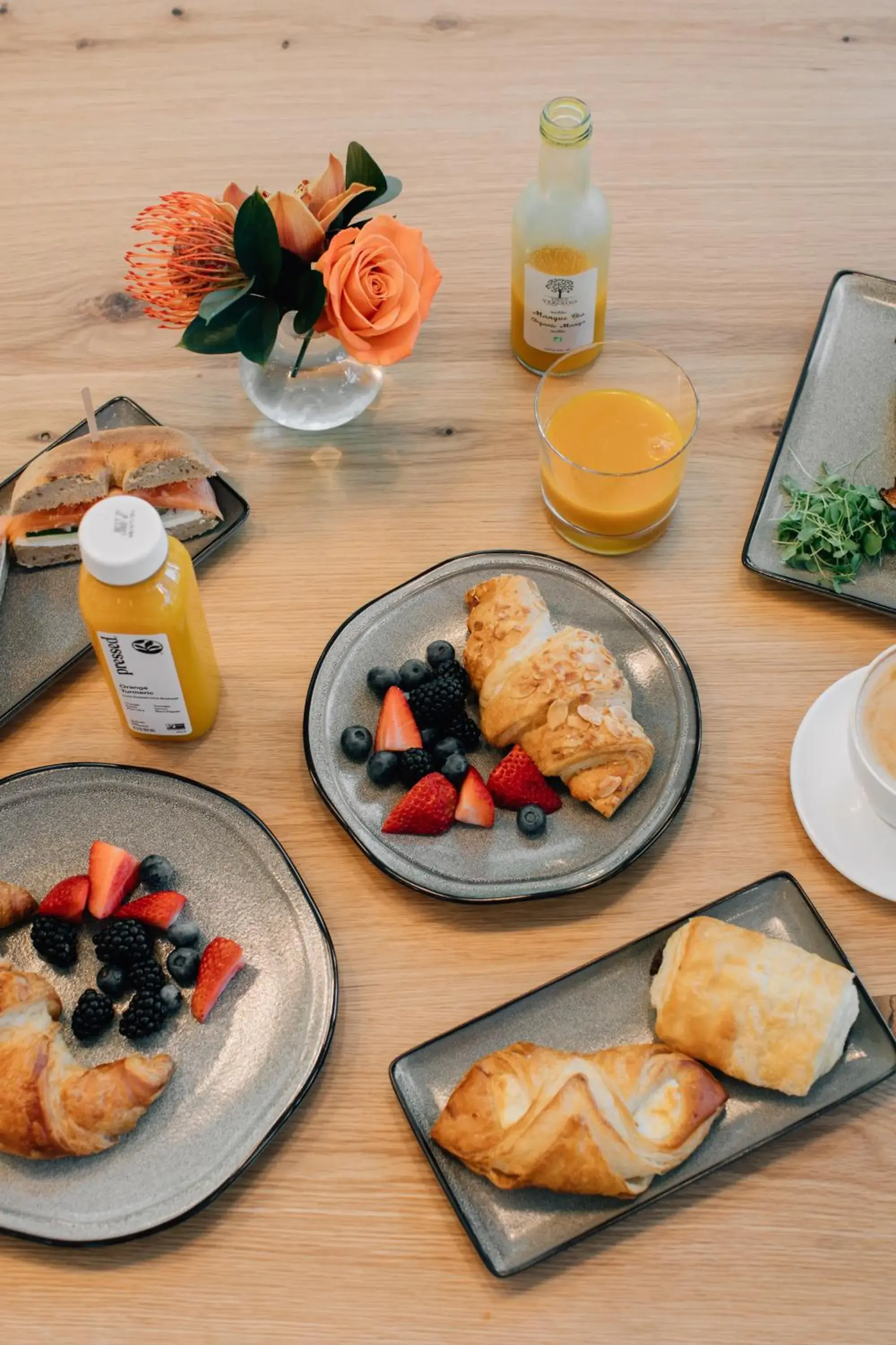 Food and drinks in AKA West Palm Food and drinks in AKA West Palm