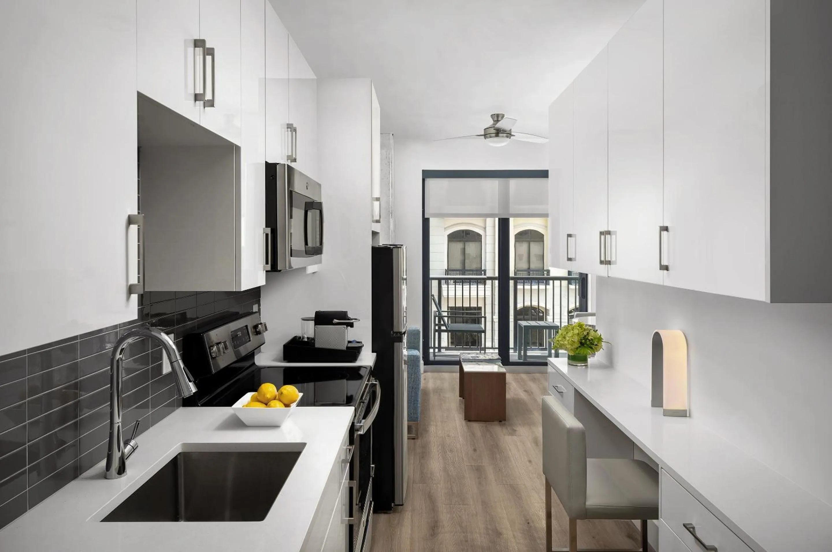 Kitchen or kitchenette in AKA West Palm