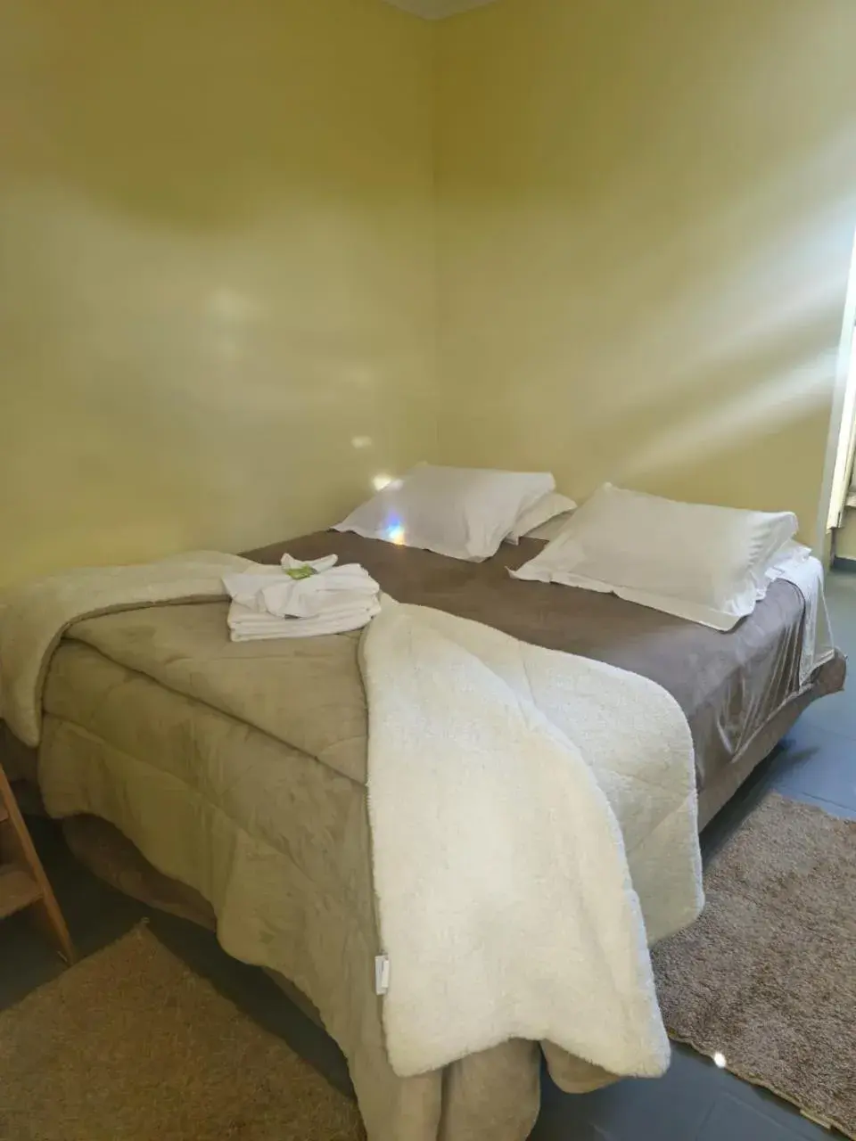 Double Room with Extra Bed in Pousada Reino Encantado - São Thomé das Letras - Minas Gerais Double Room with Extra Bed in Pousada Reino Encantado - São Thomé das Letras - Minas Gerais