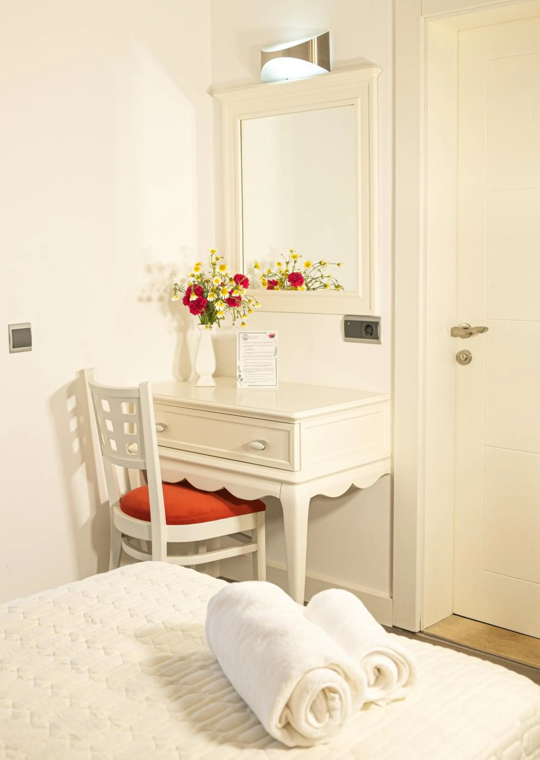 Seating area, Bed in Casa Di Pietra