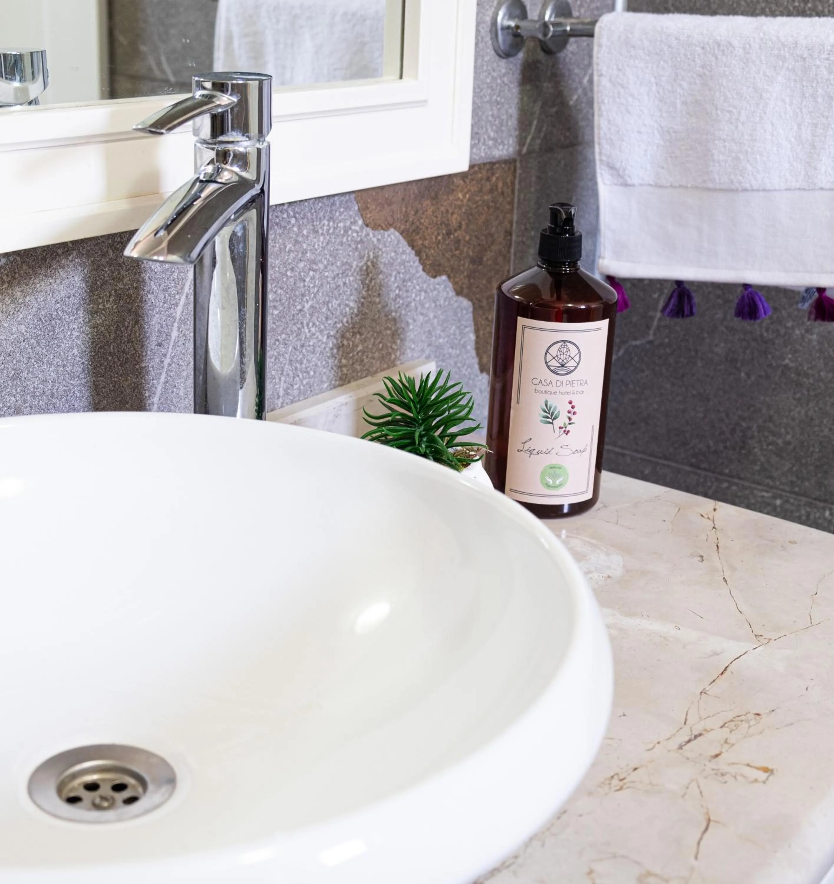 Bathroom in Casa Di Pietra