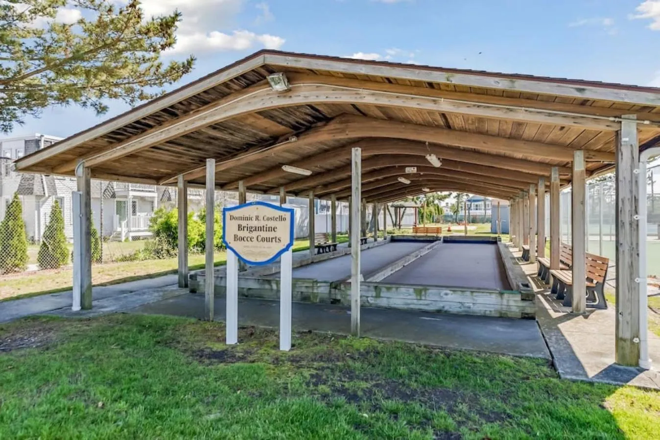 Off site in Unit B 2nd fl 2nd fl Hideaway 2 Block to Beach Parking