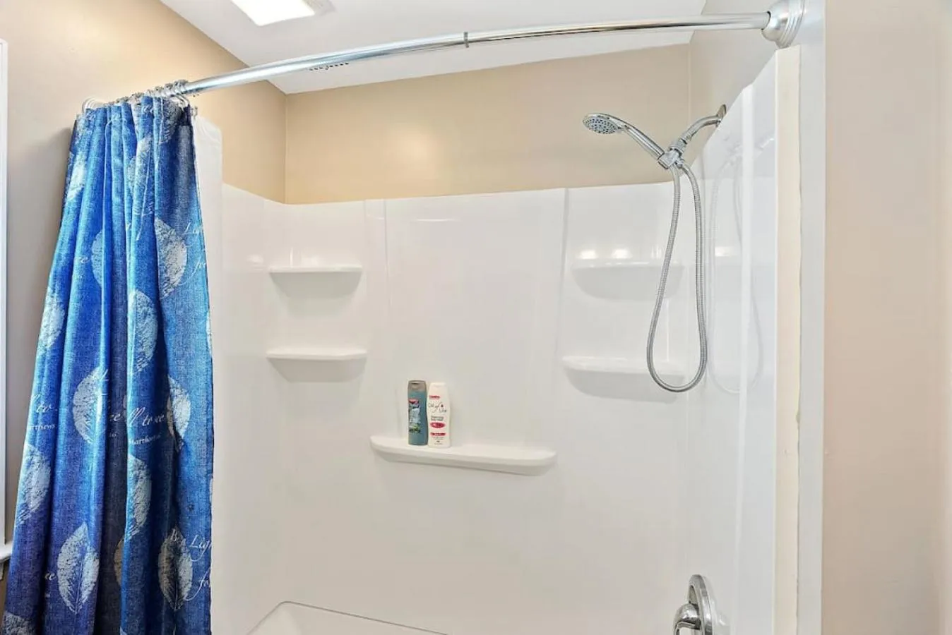 Bathroom in Unit B 2nd fl 2nd fl Hideaway 2 Block to Beach Parking