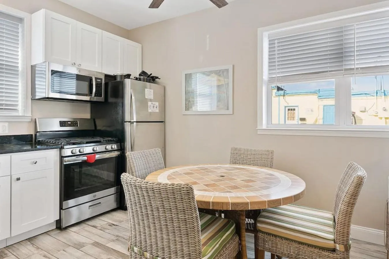 Dining area in Unit C back lower unit Surfers Hideway Parking Near Lighthouse