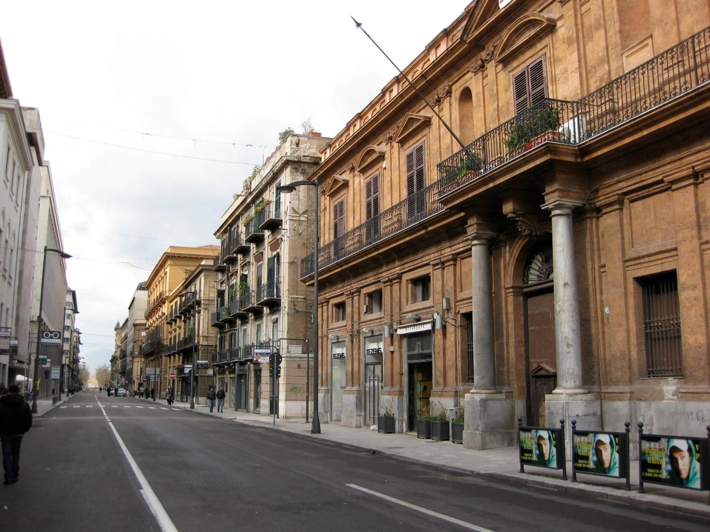 Nearby landmark in Casa Cavour