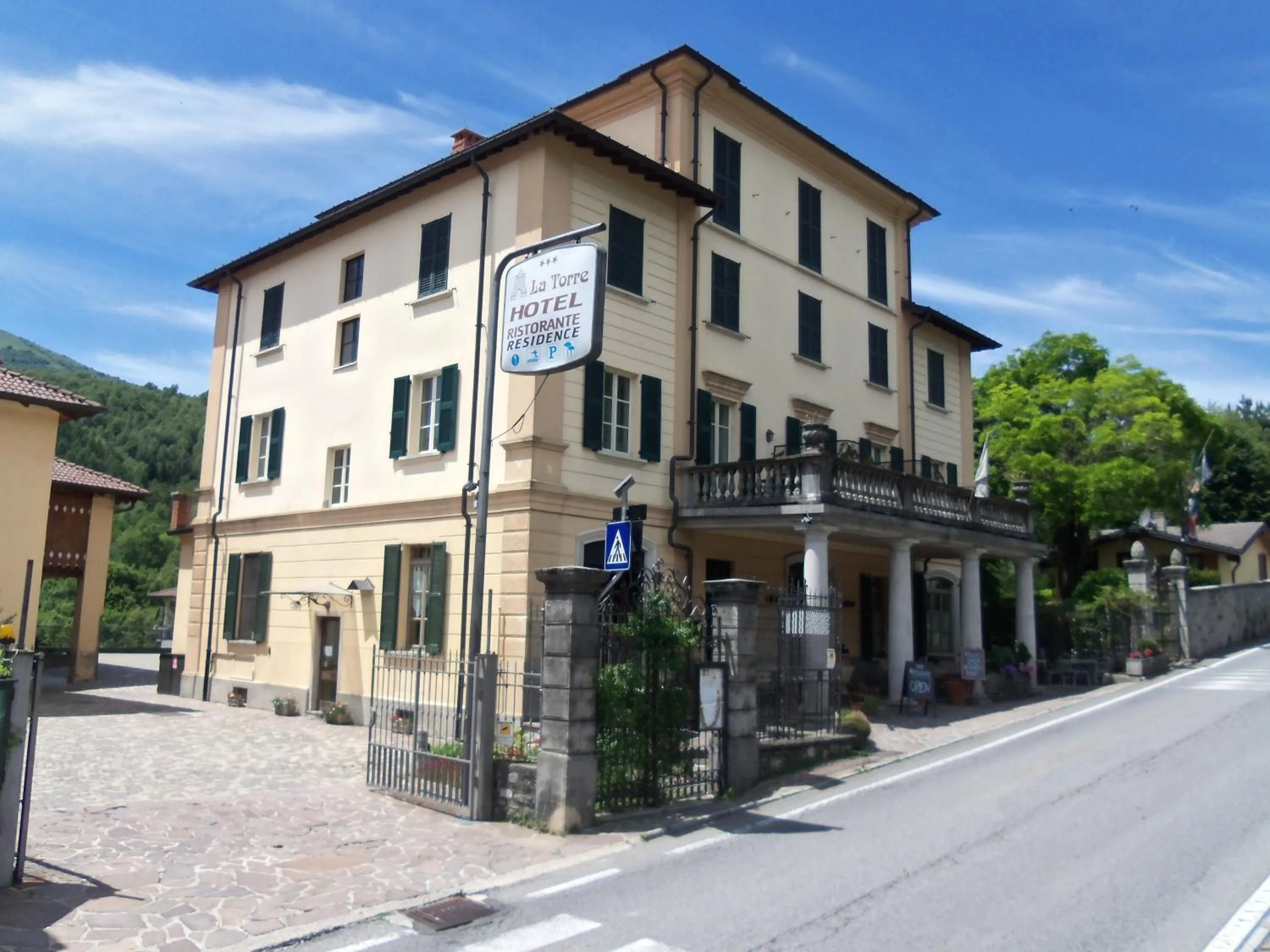 Facade/entrance in Hotel La Torre