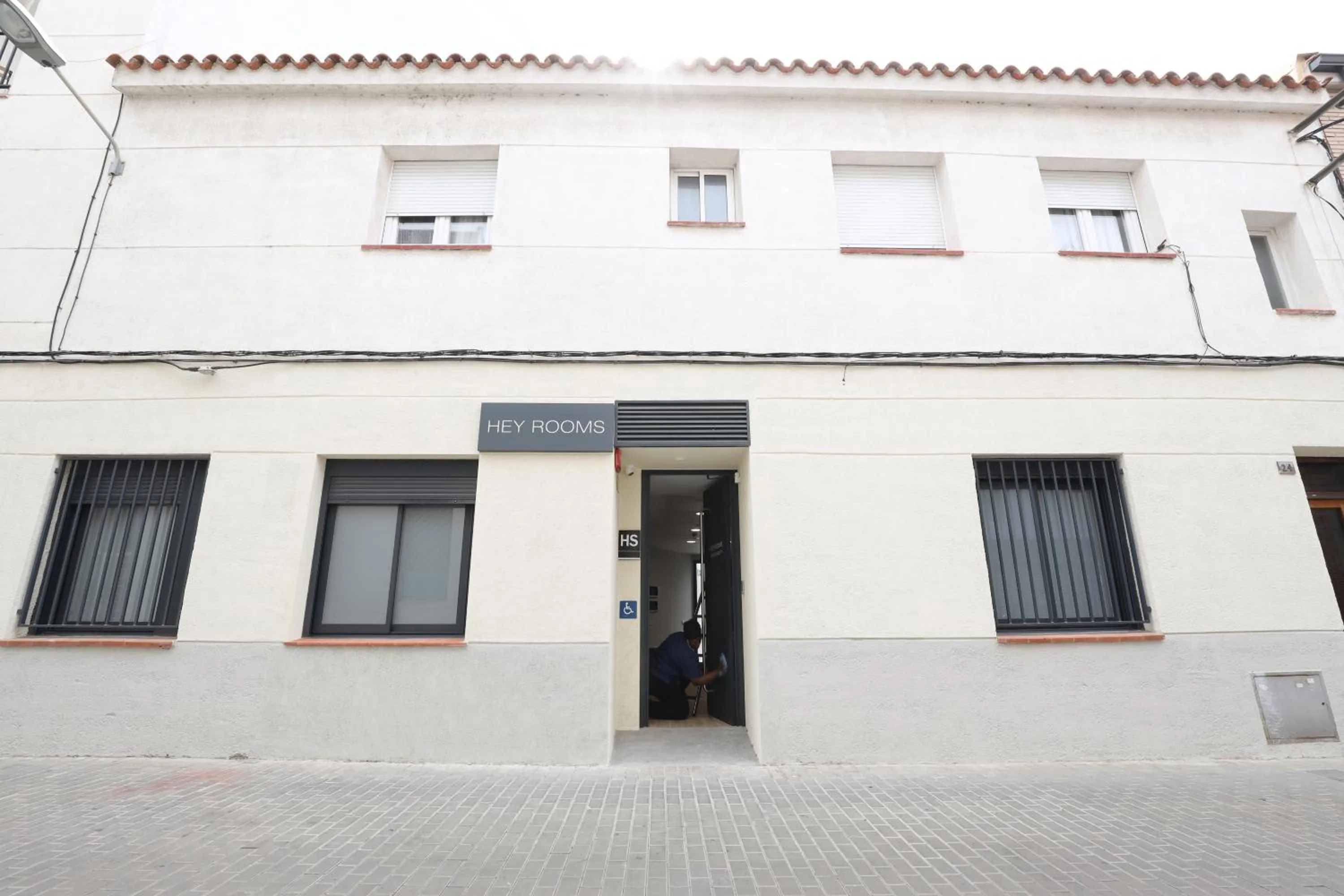 Facade/entrance in Hey Rooms