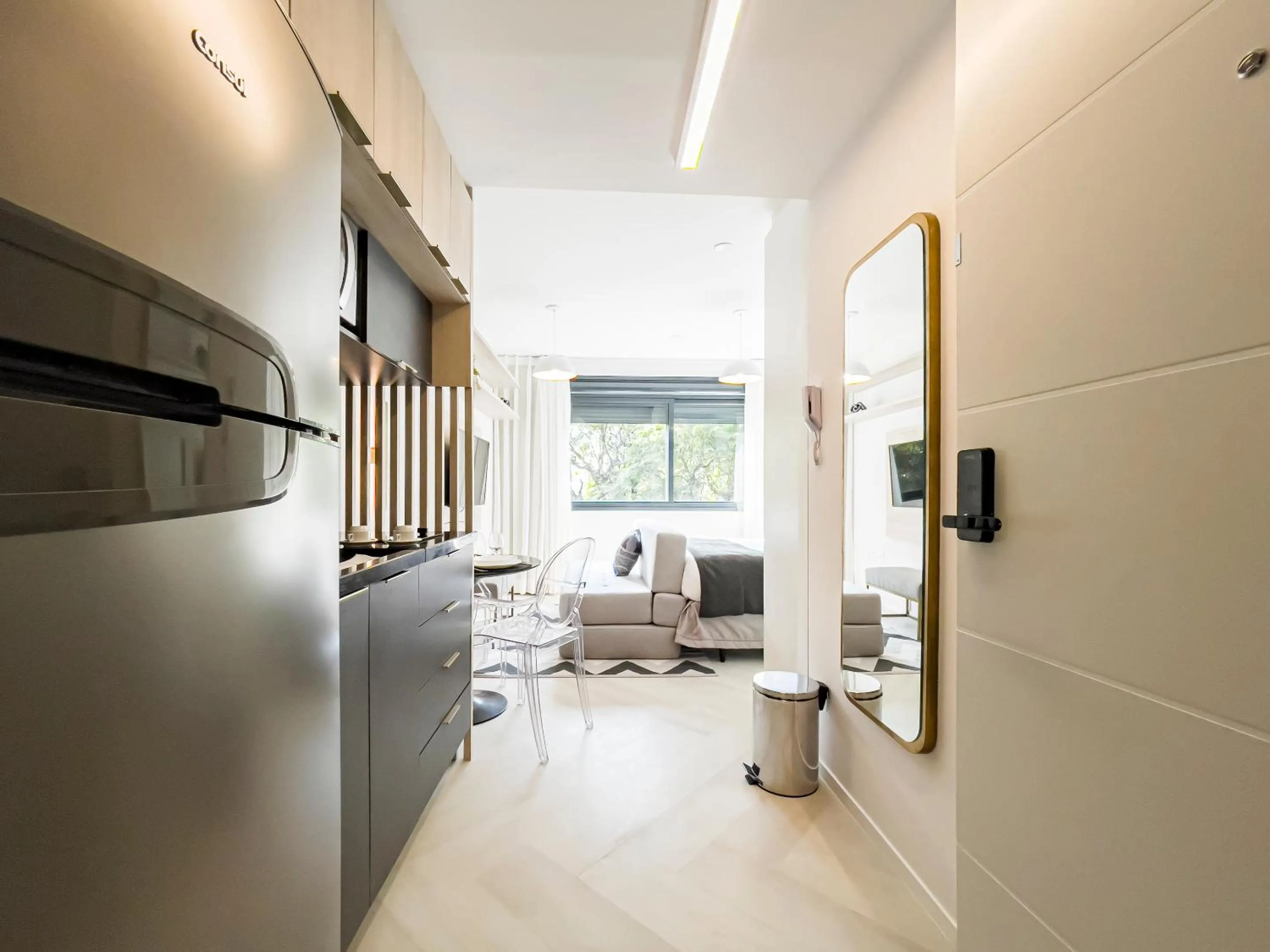 Day in Charlie Porto Alegre Moinhos