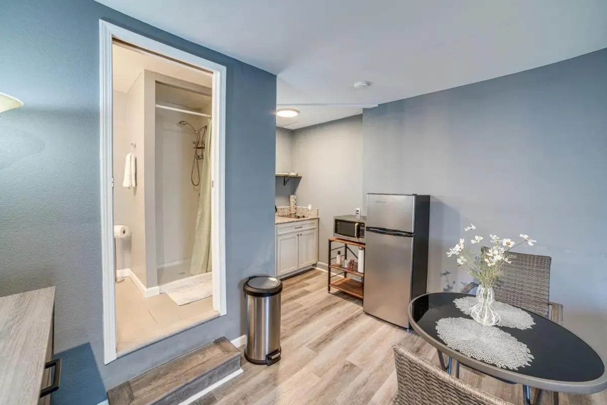 Spacious Studio with Private Entry