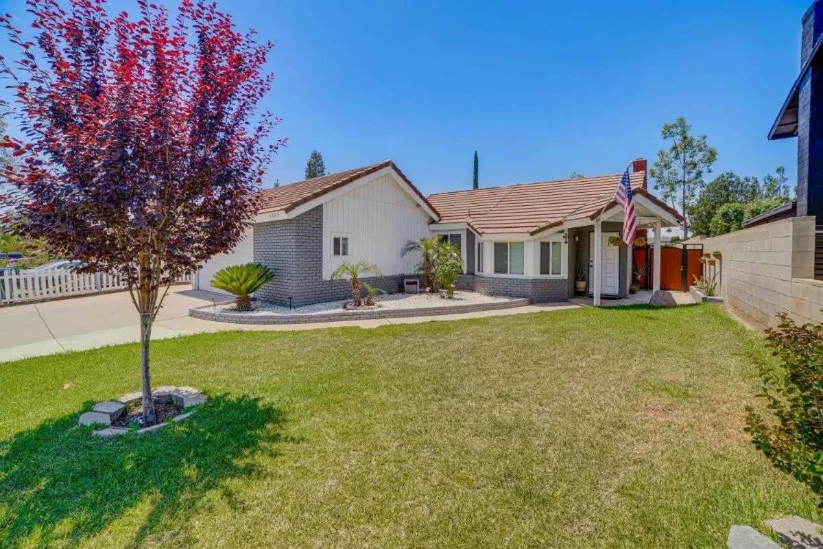 Spacious Studio with Private Entry