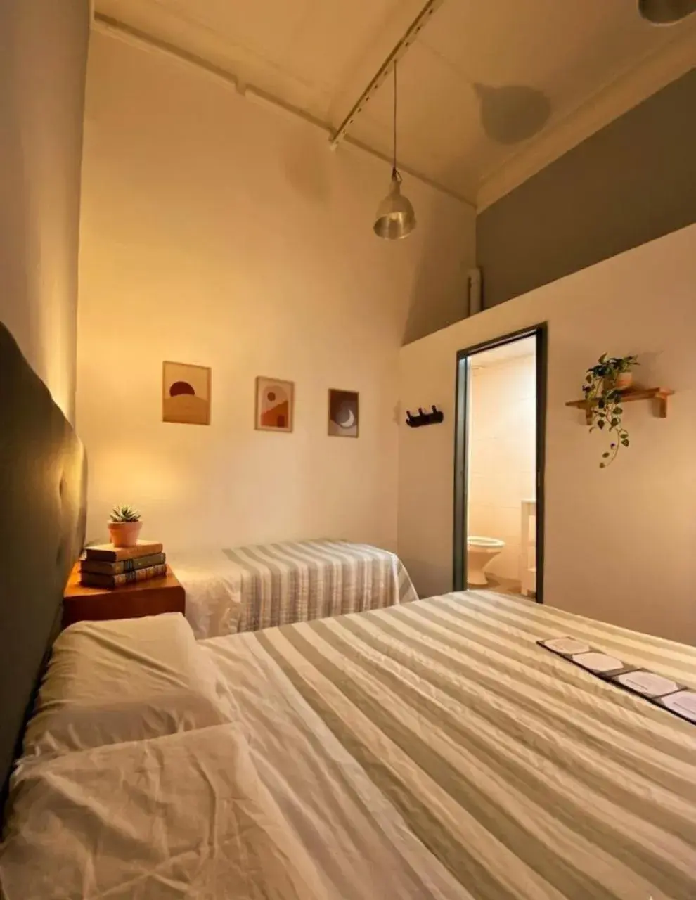Budget Twin Room - single occupancy in ViaVia BsAs GuestHouse Budget Twin Room - single occupancy in ViaVia BsAs GuestHouse