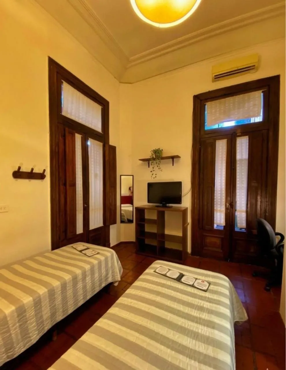 Triple Room with Private Bathroom - single occupancy in ViaVia BsAs GuestHouse