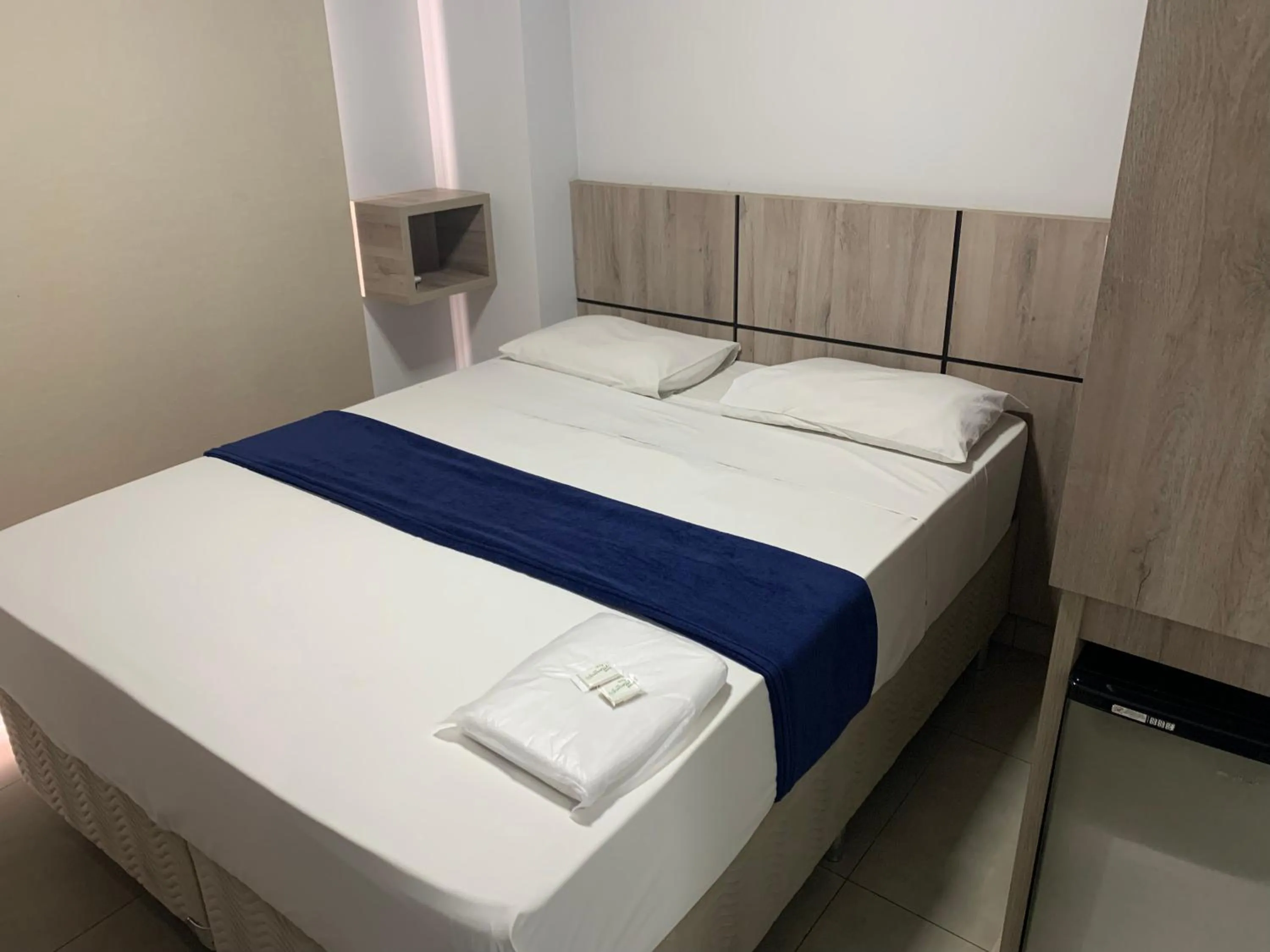 Balcony/Terrace, Bed in Hotel Seven