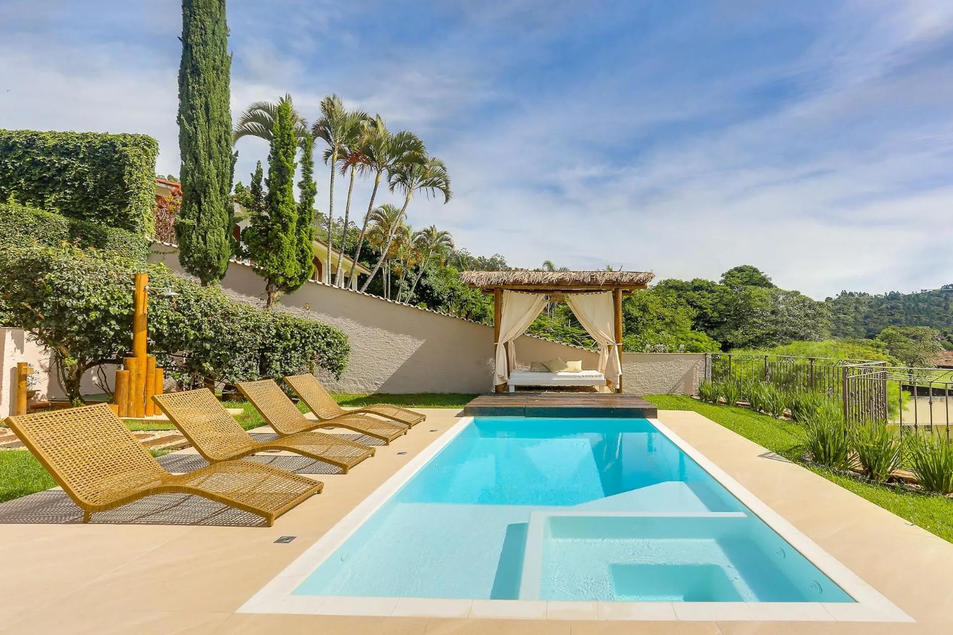 Swimming pool in Villa Boréal Hostellerie Pousada Boutique