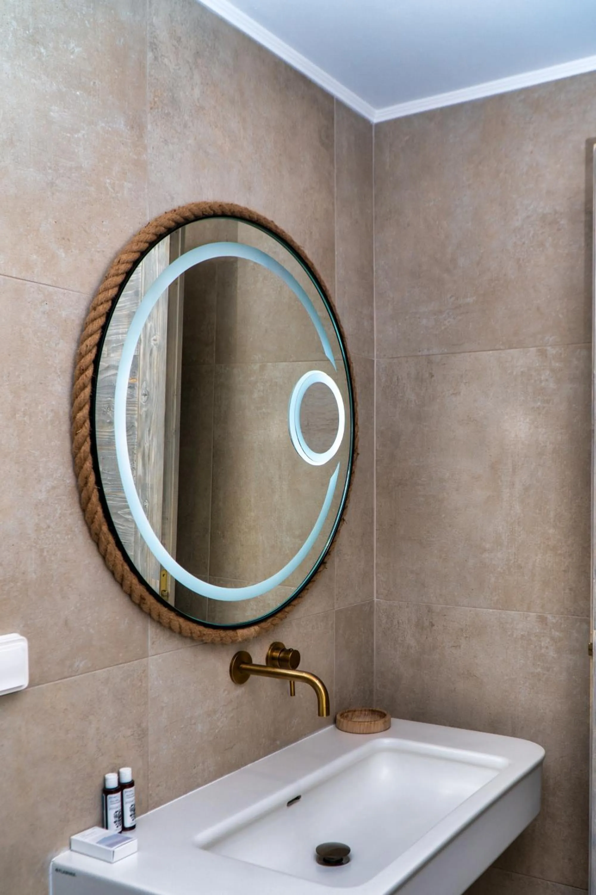 Bathroom in Selene