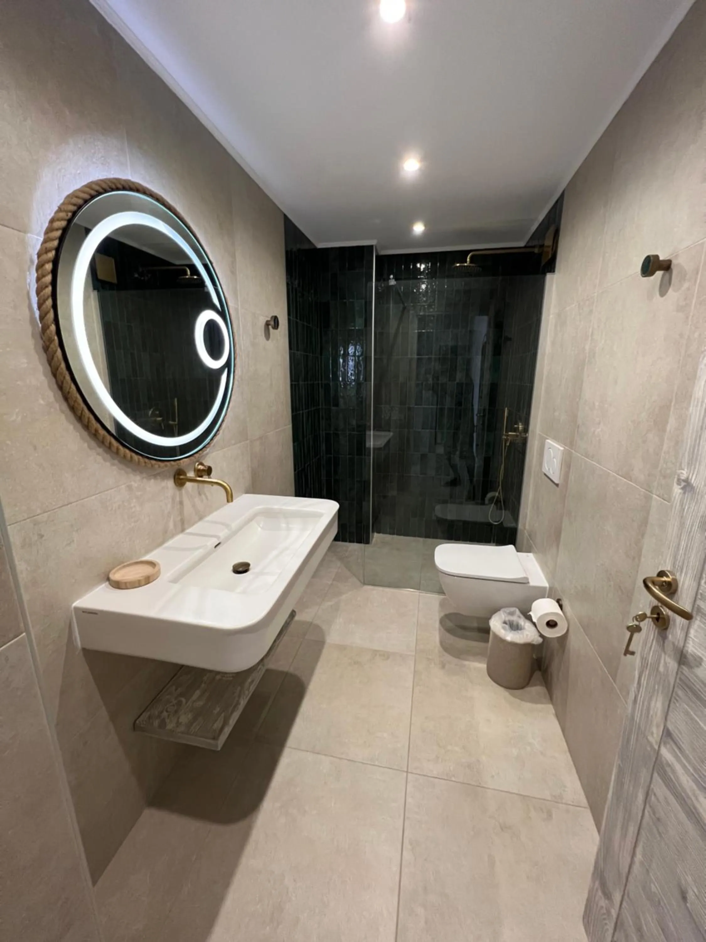 Bathroom in Selene