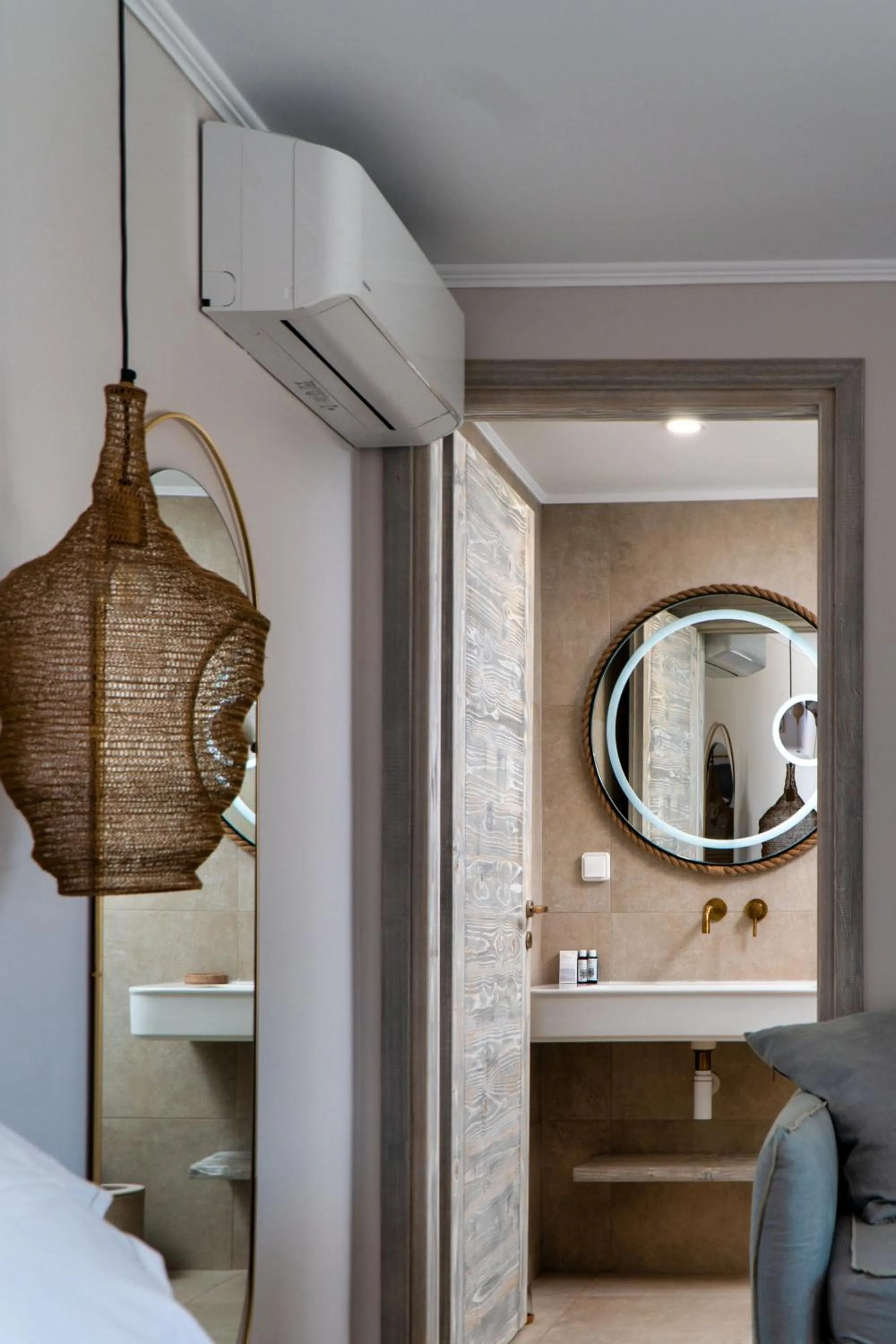 Bathroom, Bed in Selene