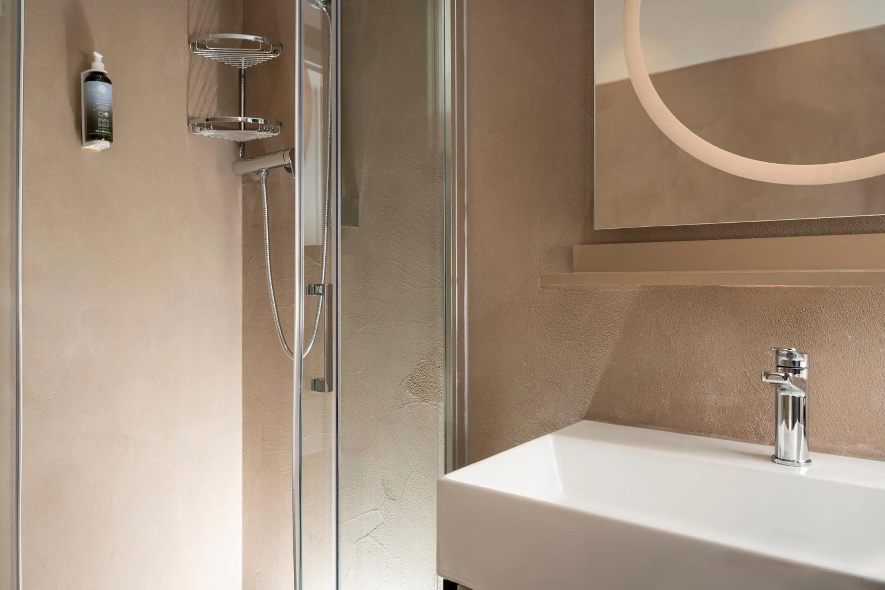 Bathroom in Hotel & Restaurant Casolare Le Terre Rosse