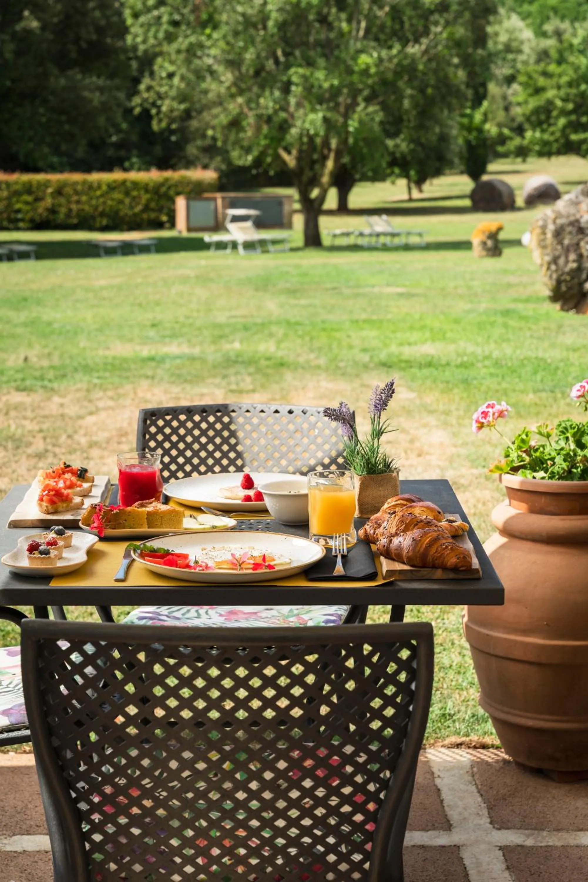 Continental breakfast in Hotel & Restaurant Casolare Le Terre Rosse