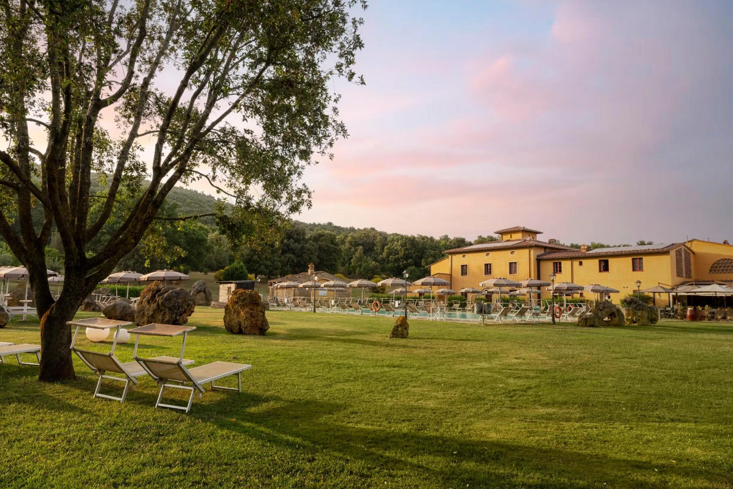 Garden in Hotel & Restaurant Casolare Le Terre Rosse