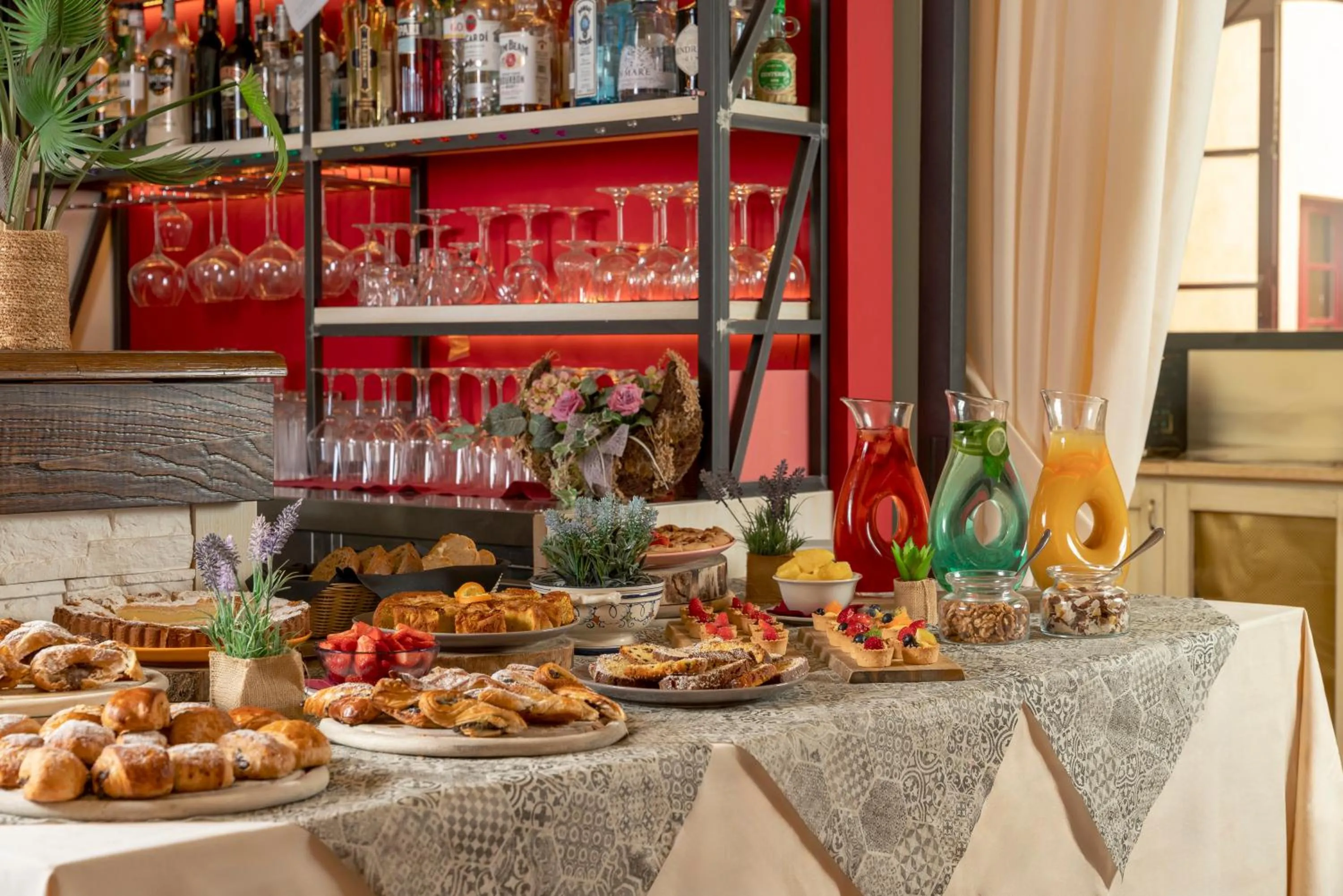 Buffet breakfast in Hotel & Restaurant Casolare Le Terre Rosse