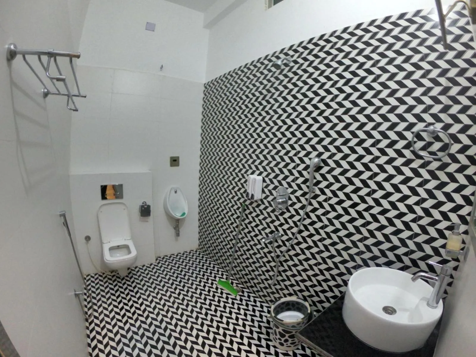 Bathroom in Hotel Buddha Park near Sarnath, Varanasi