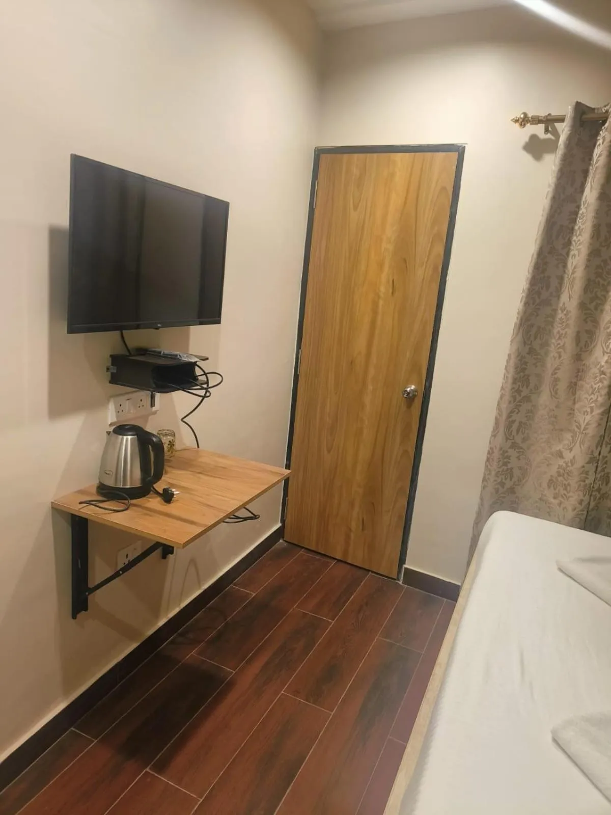 TV and multimedia, Bed in HOTEL ABODE