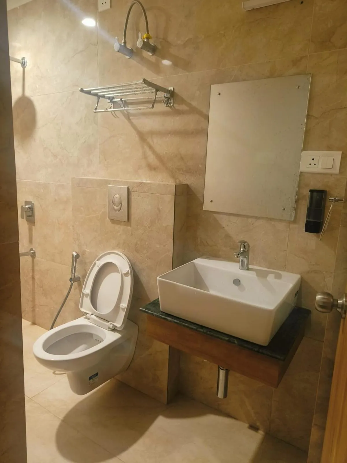 Toilet in HOTEL ABODE