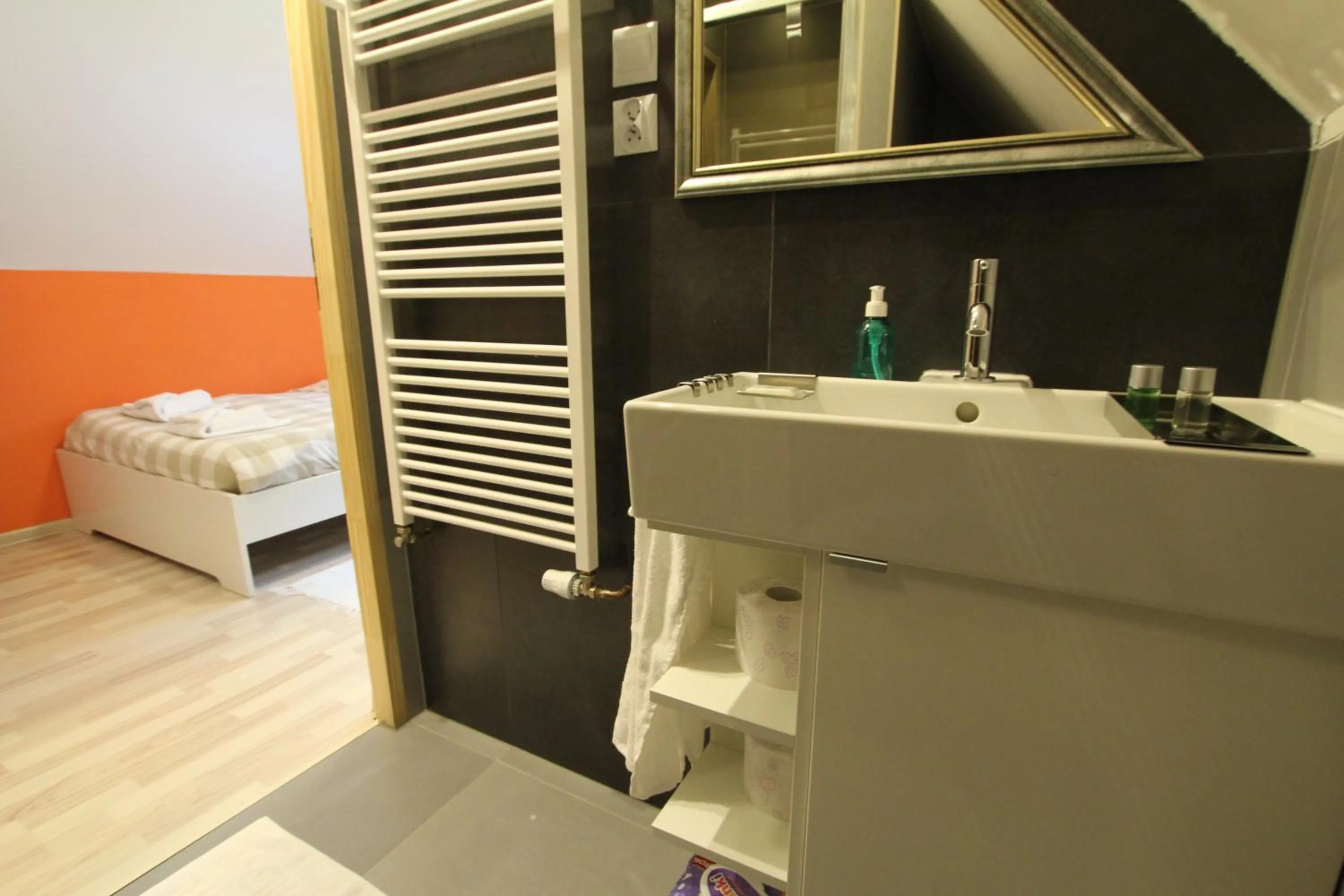 Bathroom, Bed in BORSZÓWKA Dom Nad Potokiem - Pensjonat