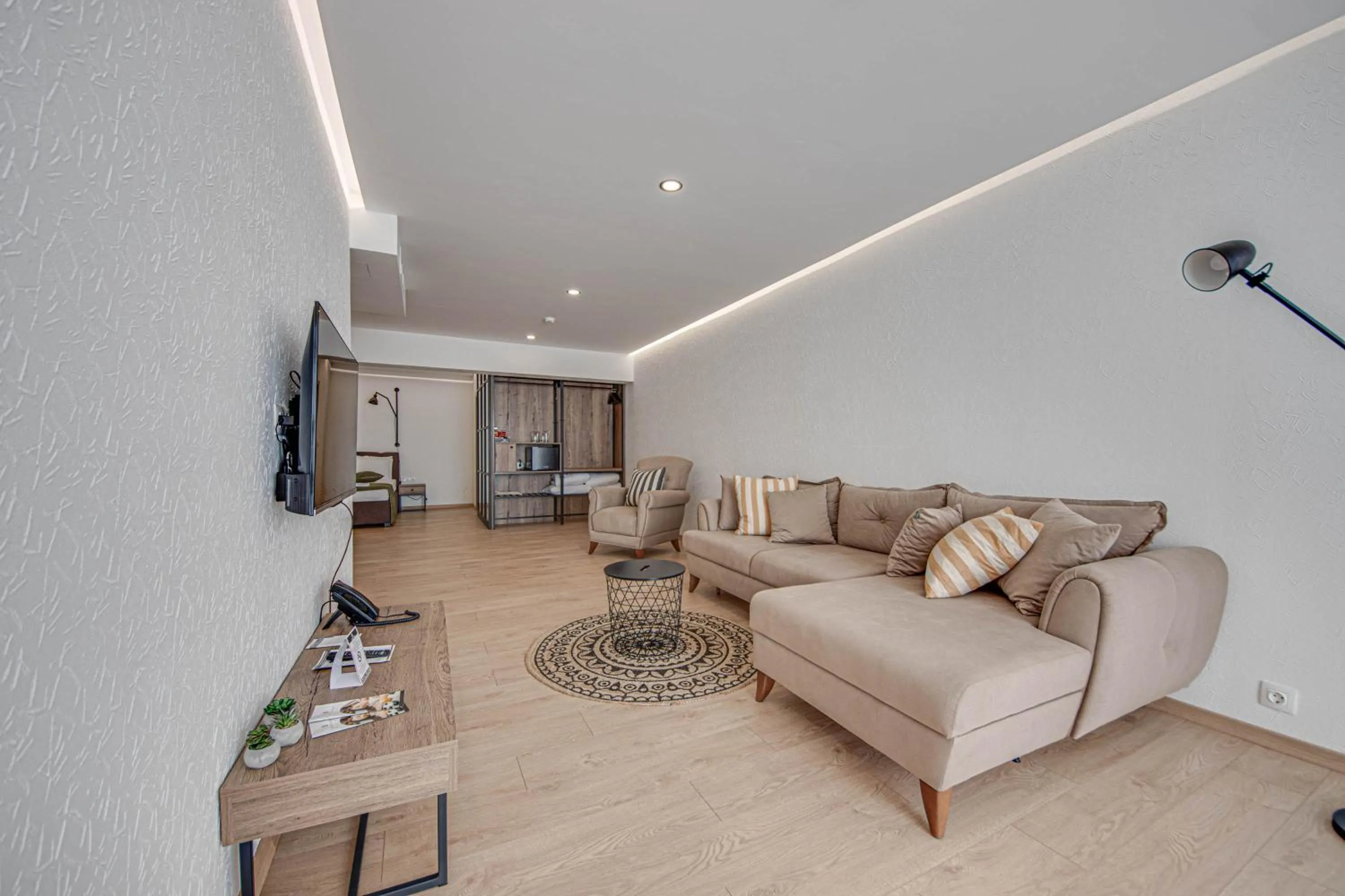 TV and multimedia in Olive Villas Beach Hotel