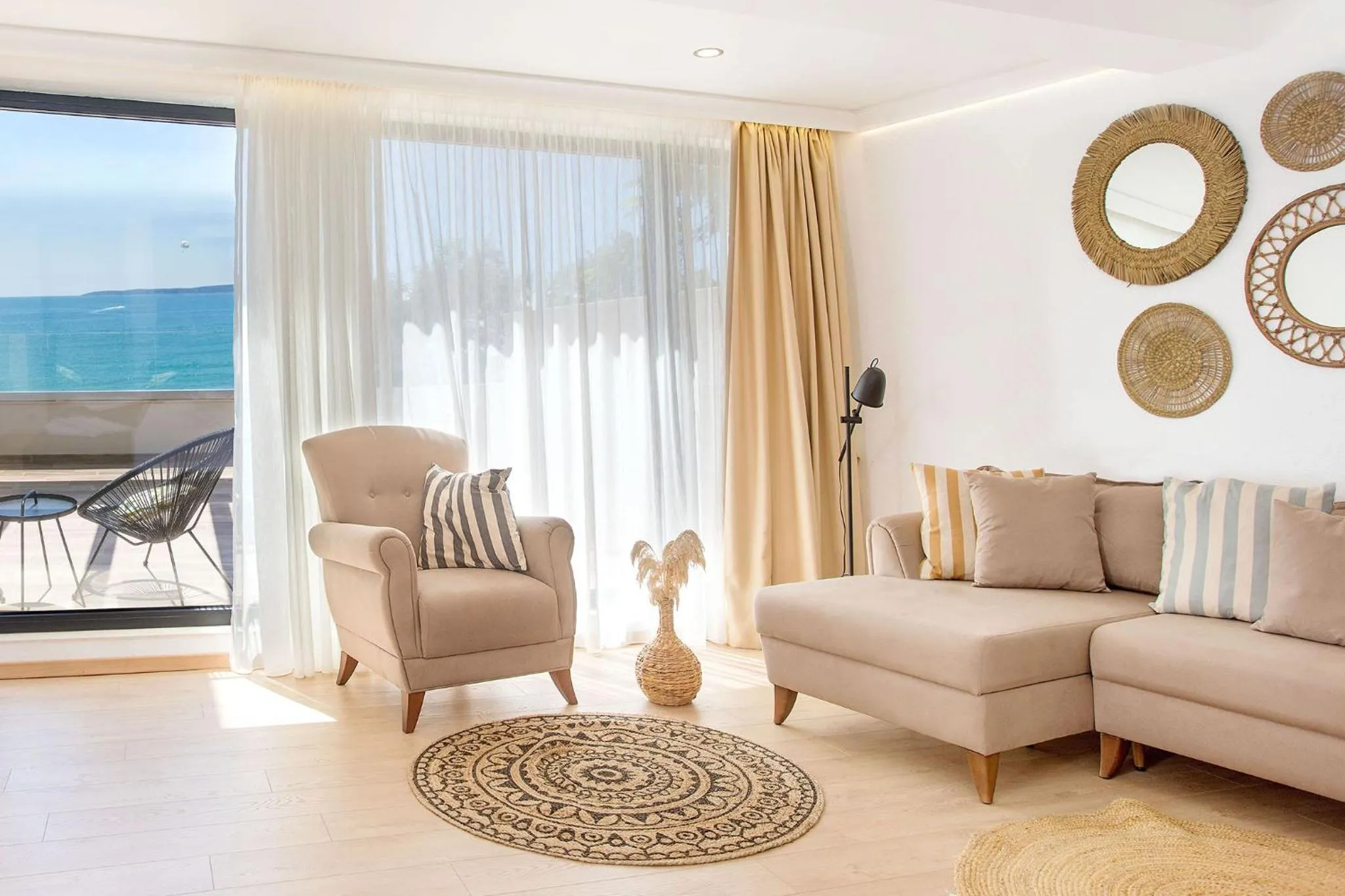 Balcony/Terrace in Olive Villas Beach Hotel